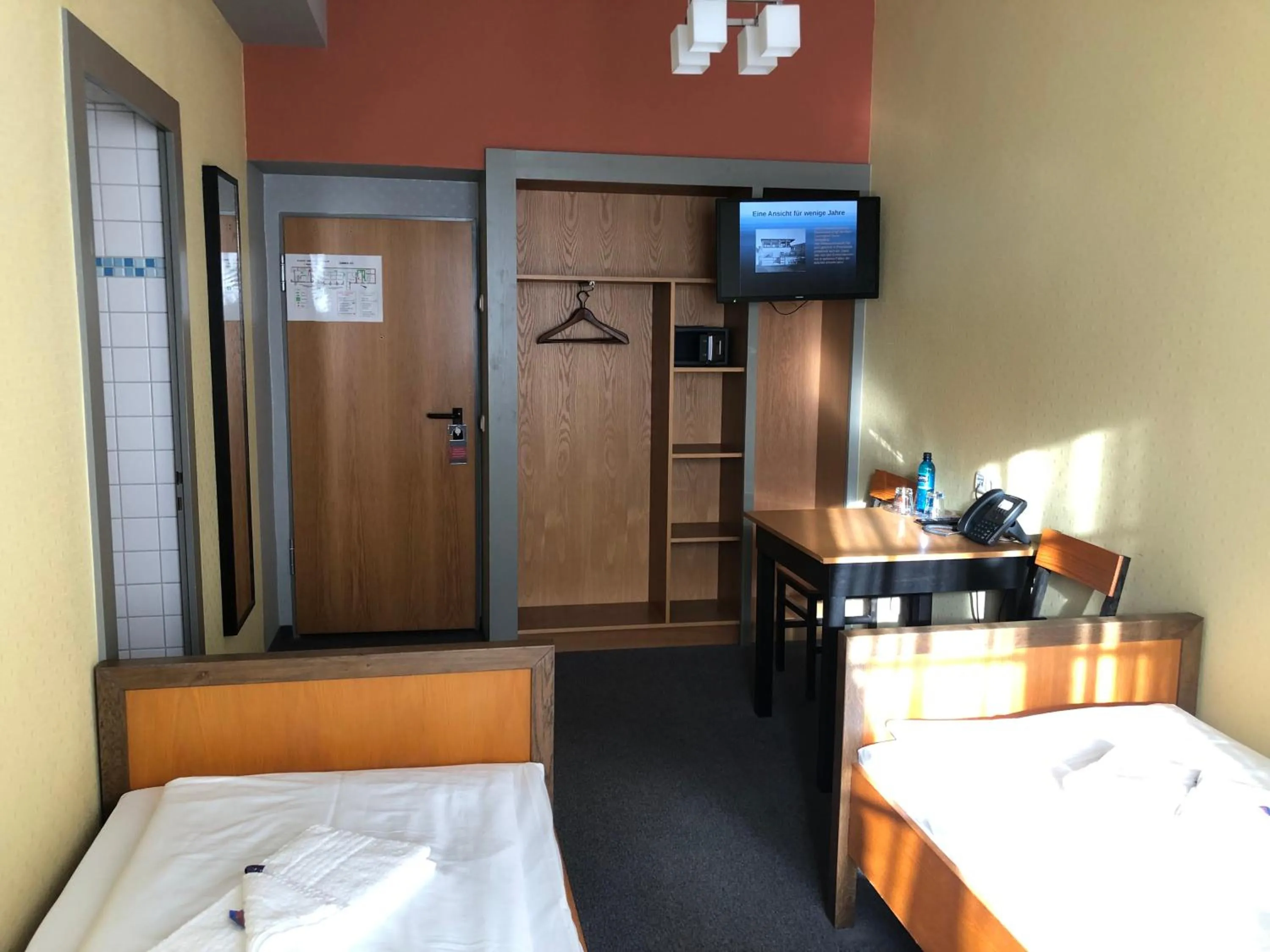 TV and multimedia, Bed in Haus des Volkes - Das Bauhaushotel