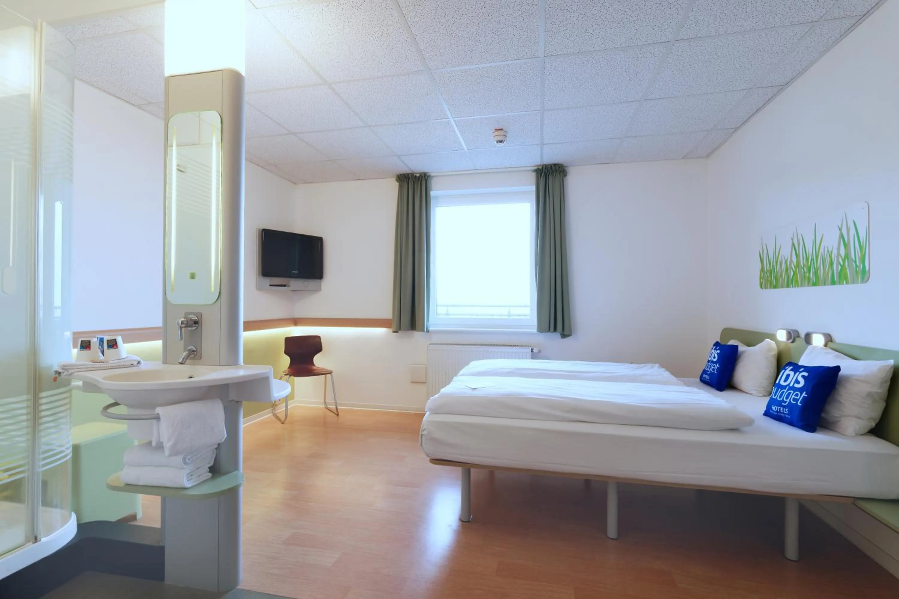 Bed in ibis budget Hotel BONN SÜD Königswinter