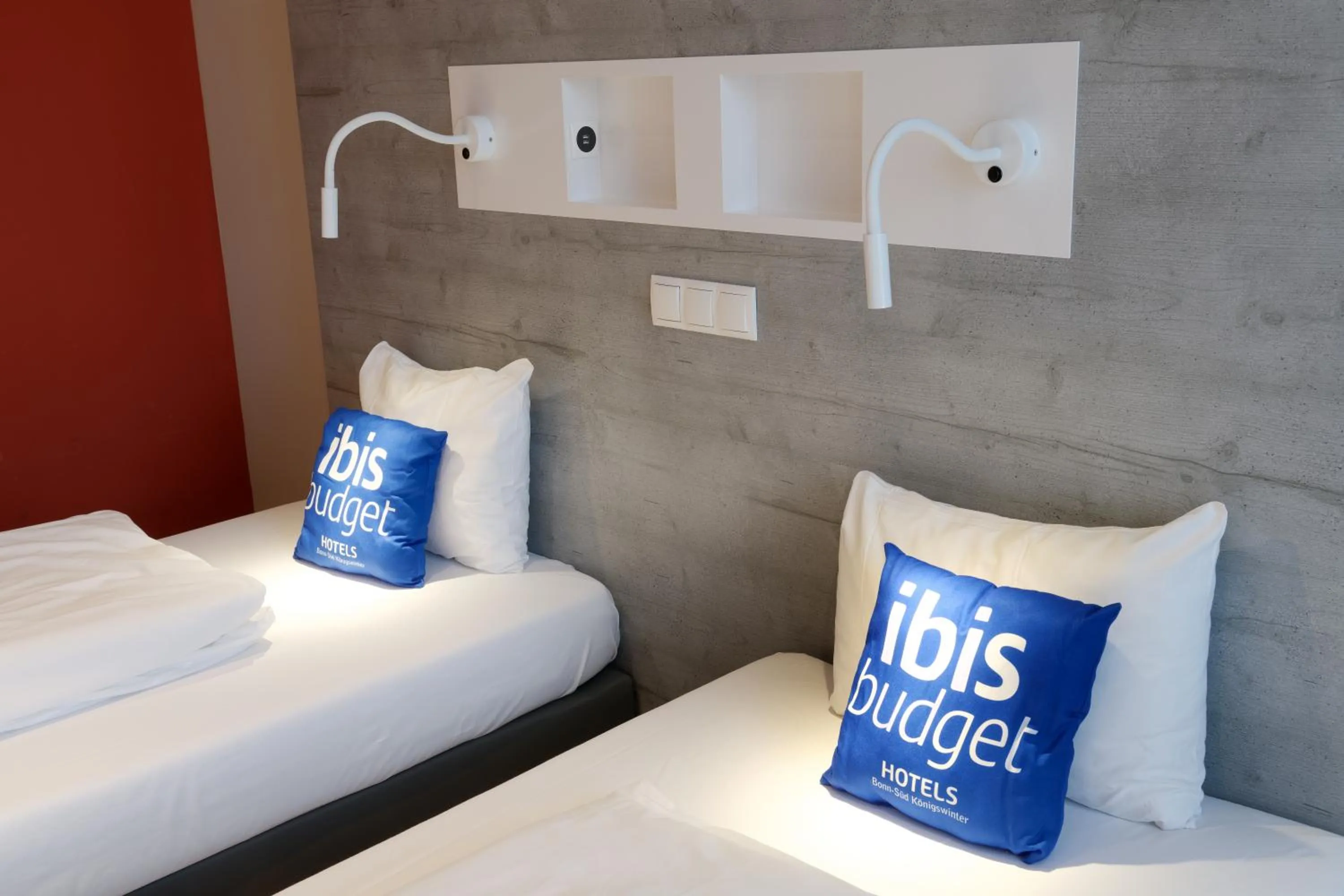 Photo of the whole room, Bed in ibis budget Hotel BONN SÜD Königswinter