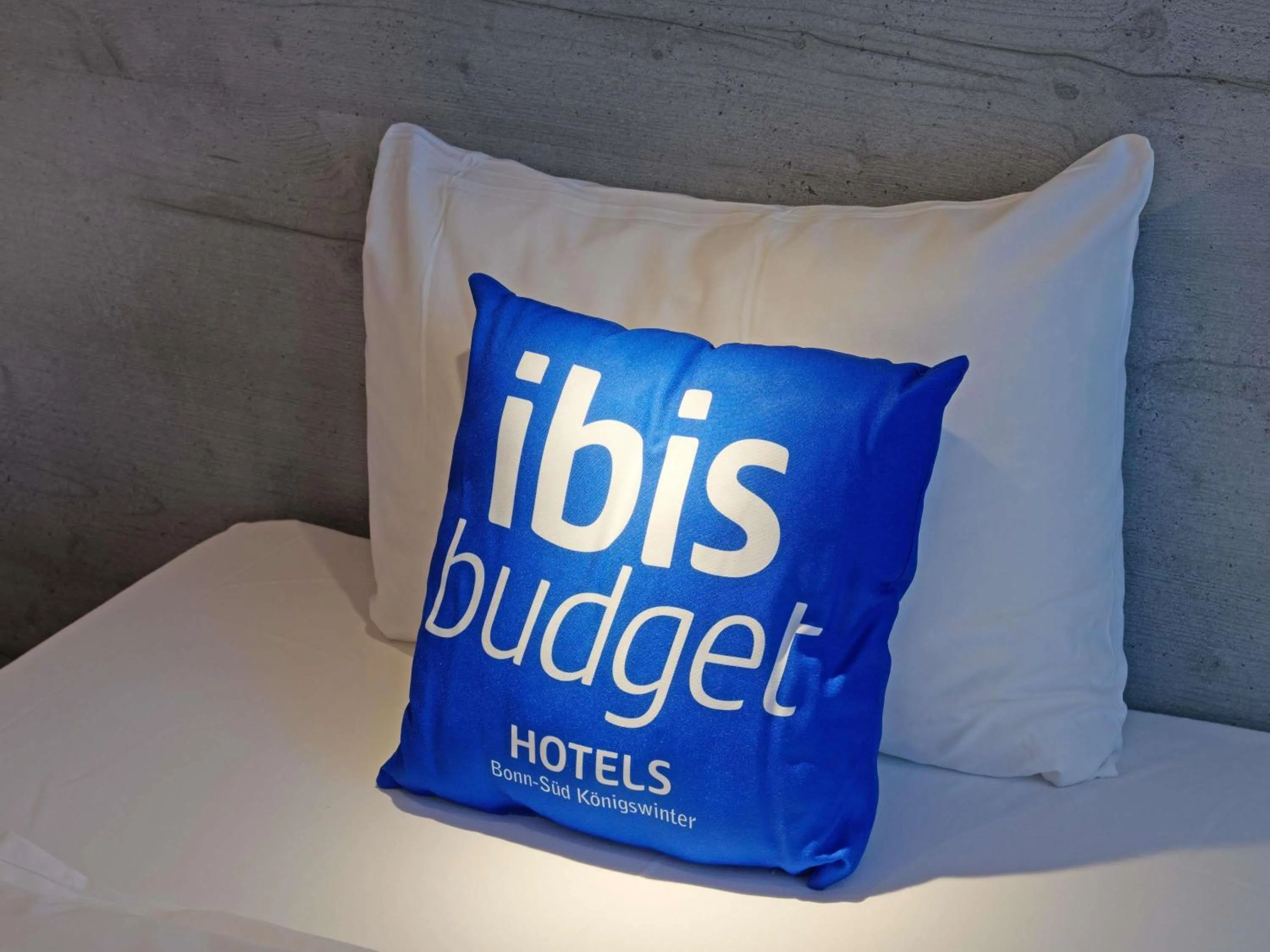 Bedroom, Bed in ibis budget Hotel BONN SÜD Königswinter
