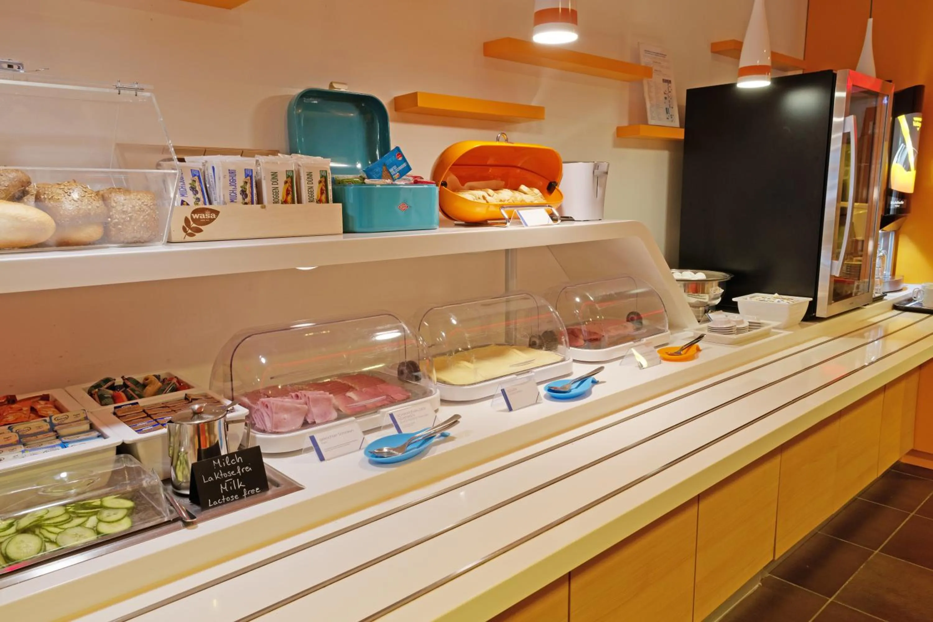 Restaurant/places to eat in ibis budget Hotel BONN SÜD Königswinter