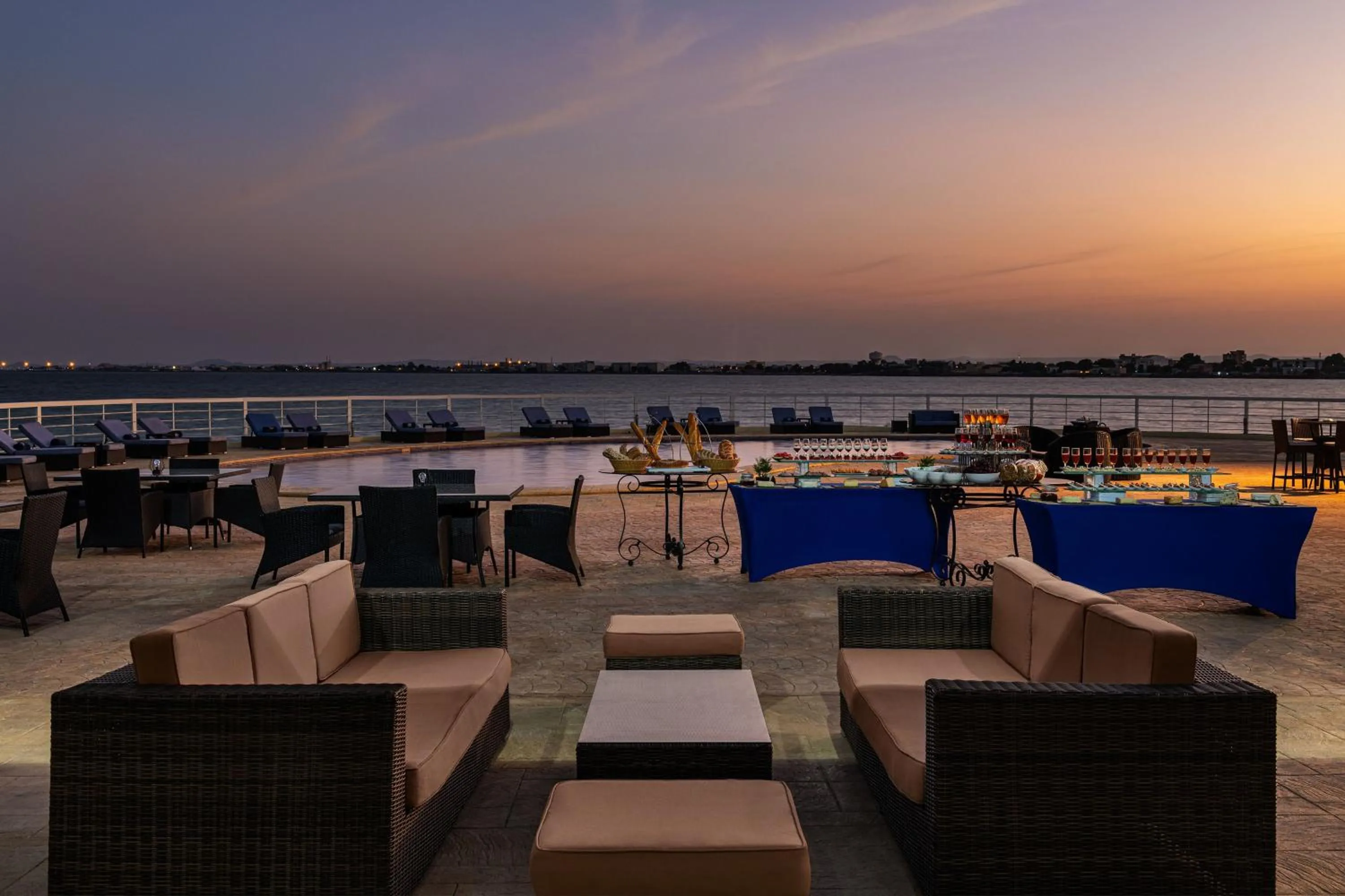 Lounge or bar in Sheraton Djibouti