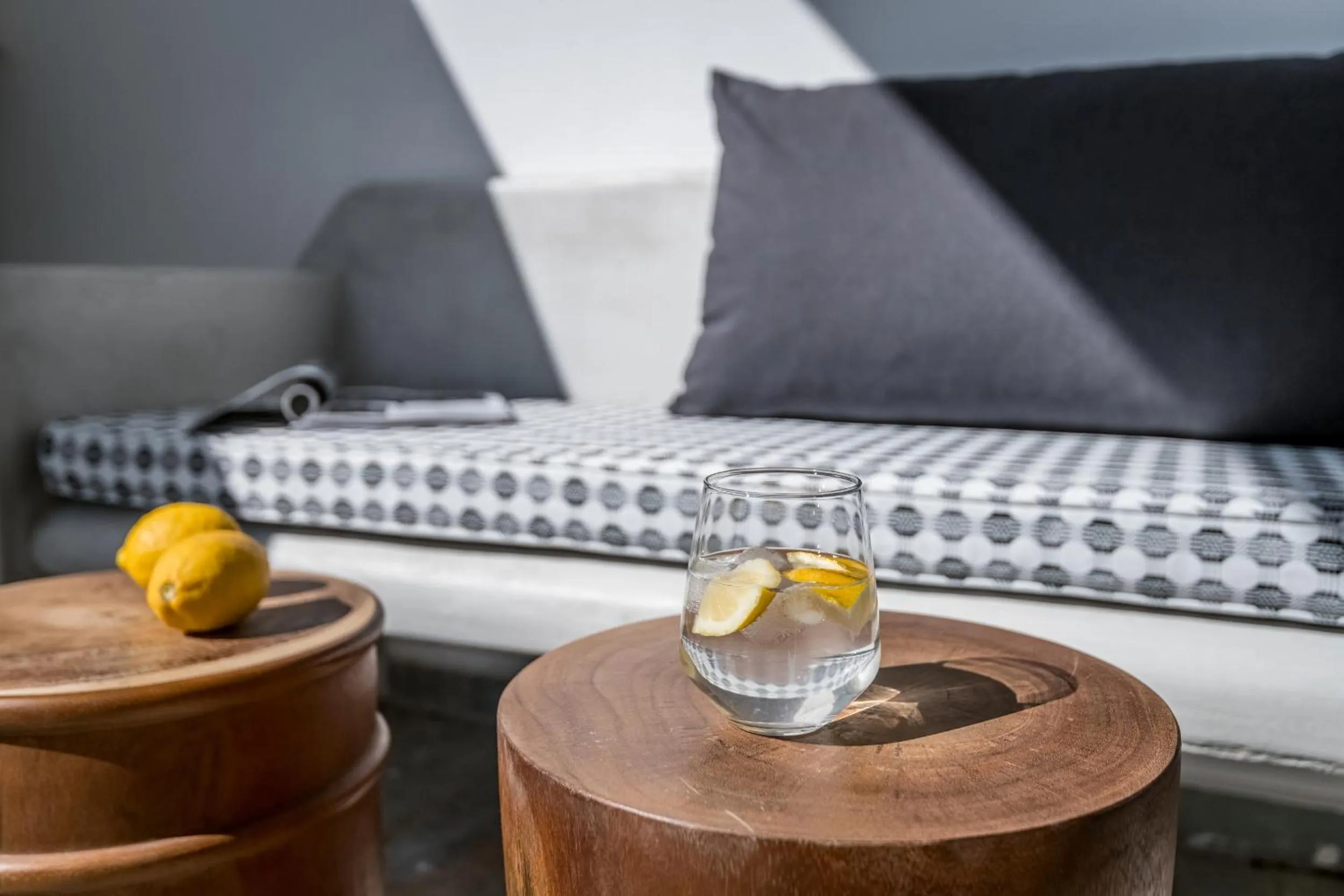 Food and drinks, Bed in Remezzo Bayfront Suites