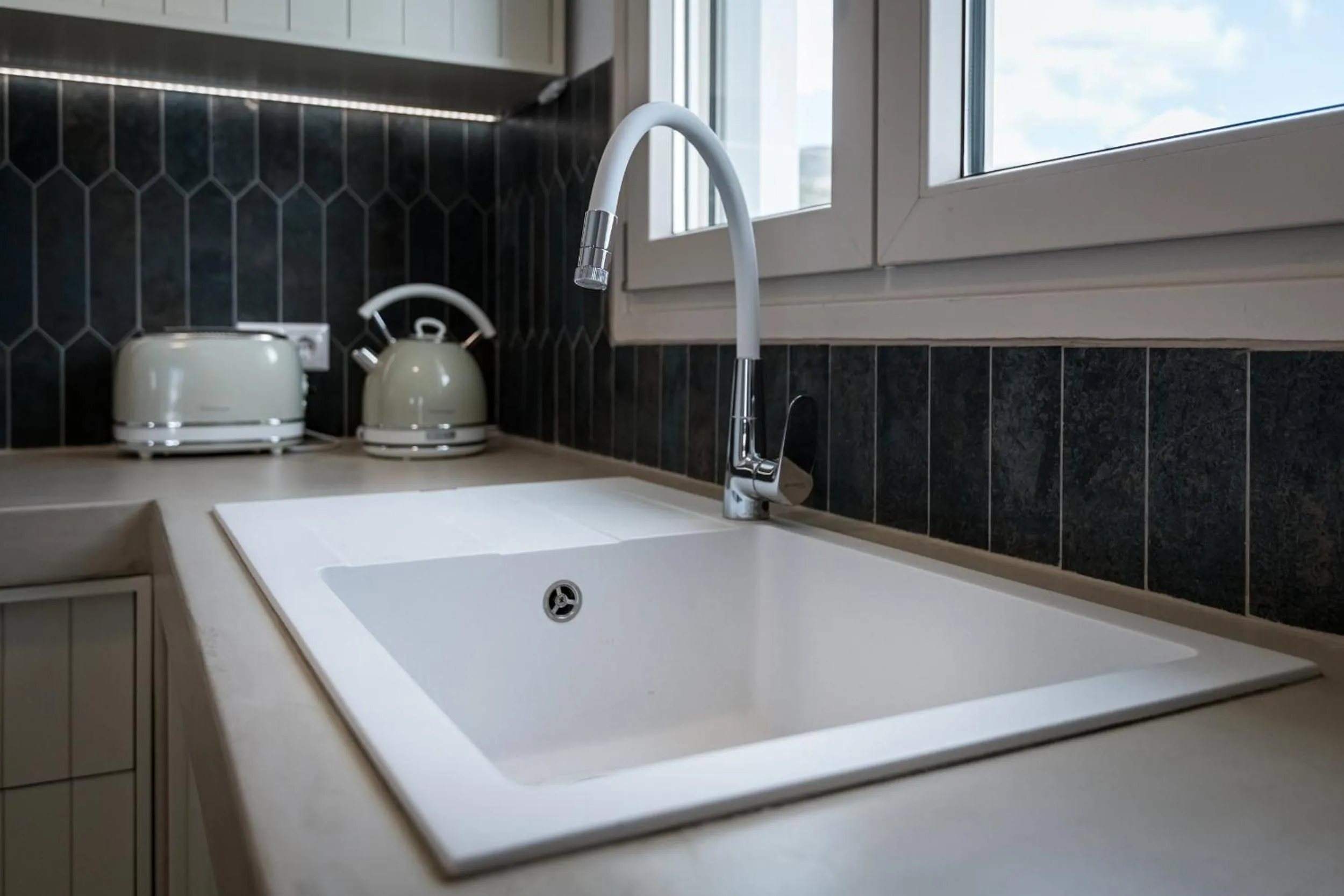 Kitchen or kitchenette in Remezzo Bayfront Suites