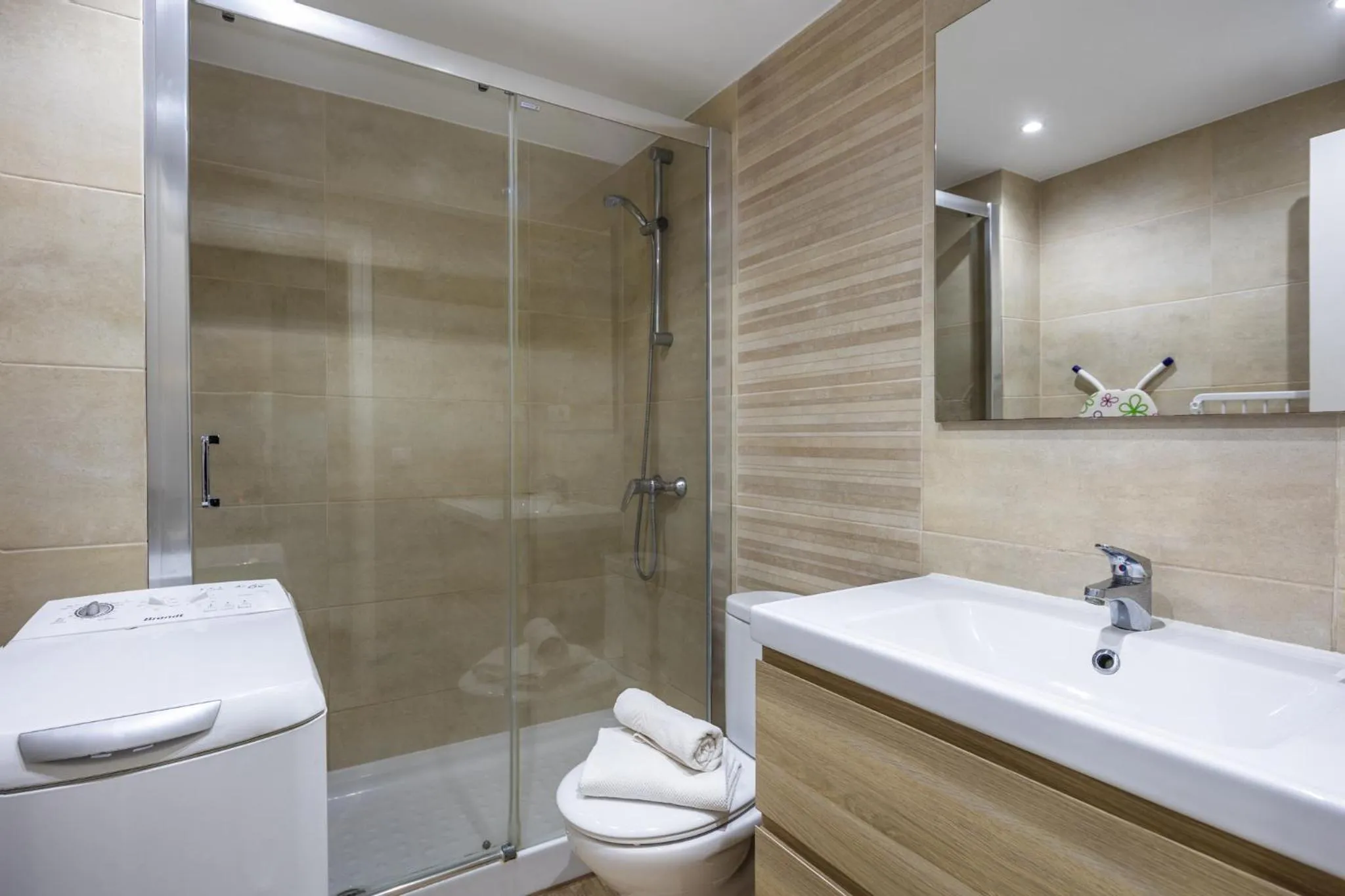 Bathroom in Billy's Puerto de Mogán Apartments by LIVVO