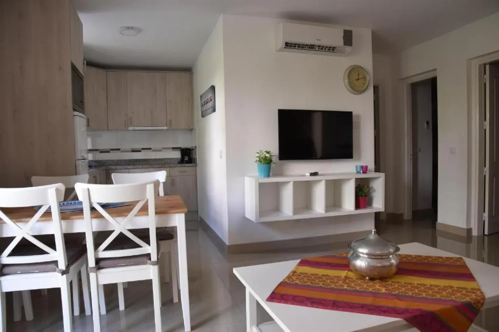 Kitchen or kitchenette in Billy's Puerto de Mogán Apartments by LIVVO