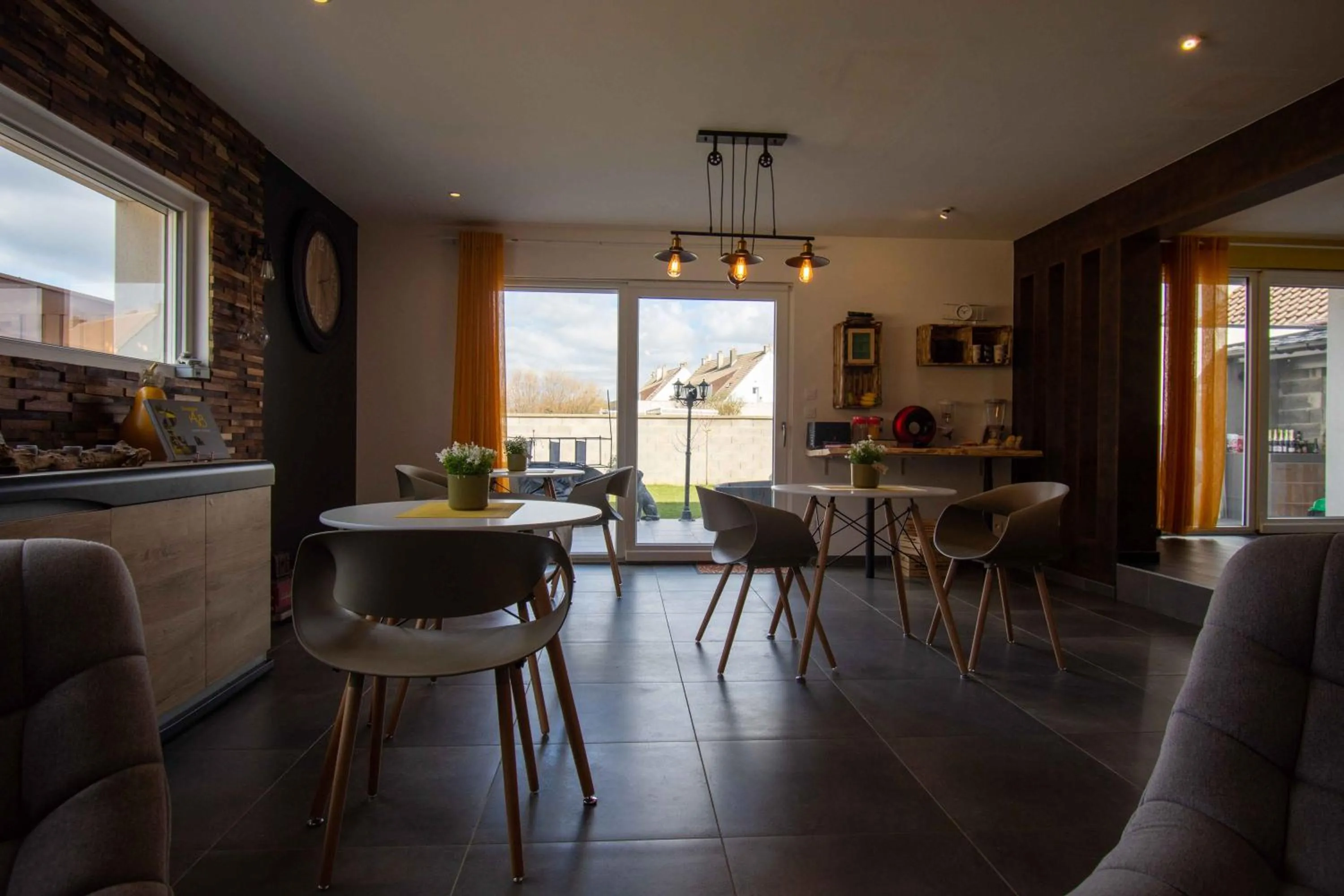 Dining area in Chambres 2 caps