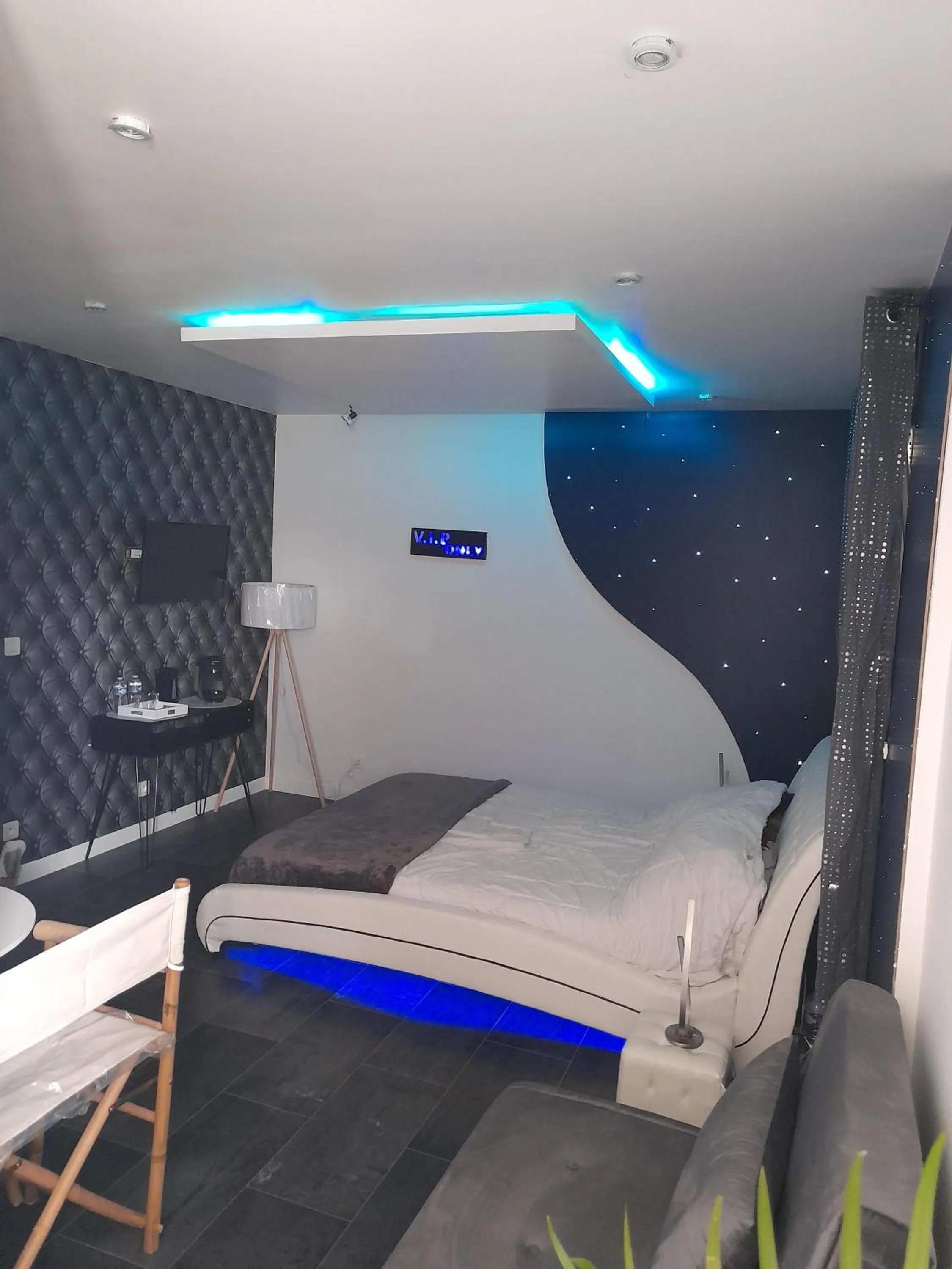 Bedroom, Bed in Chambres 2 caps