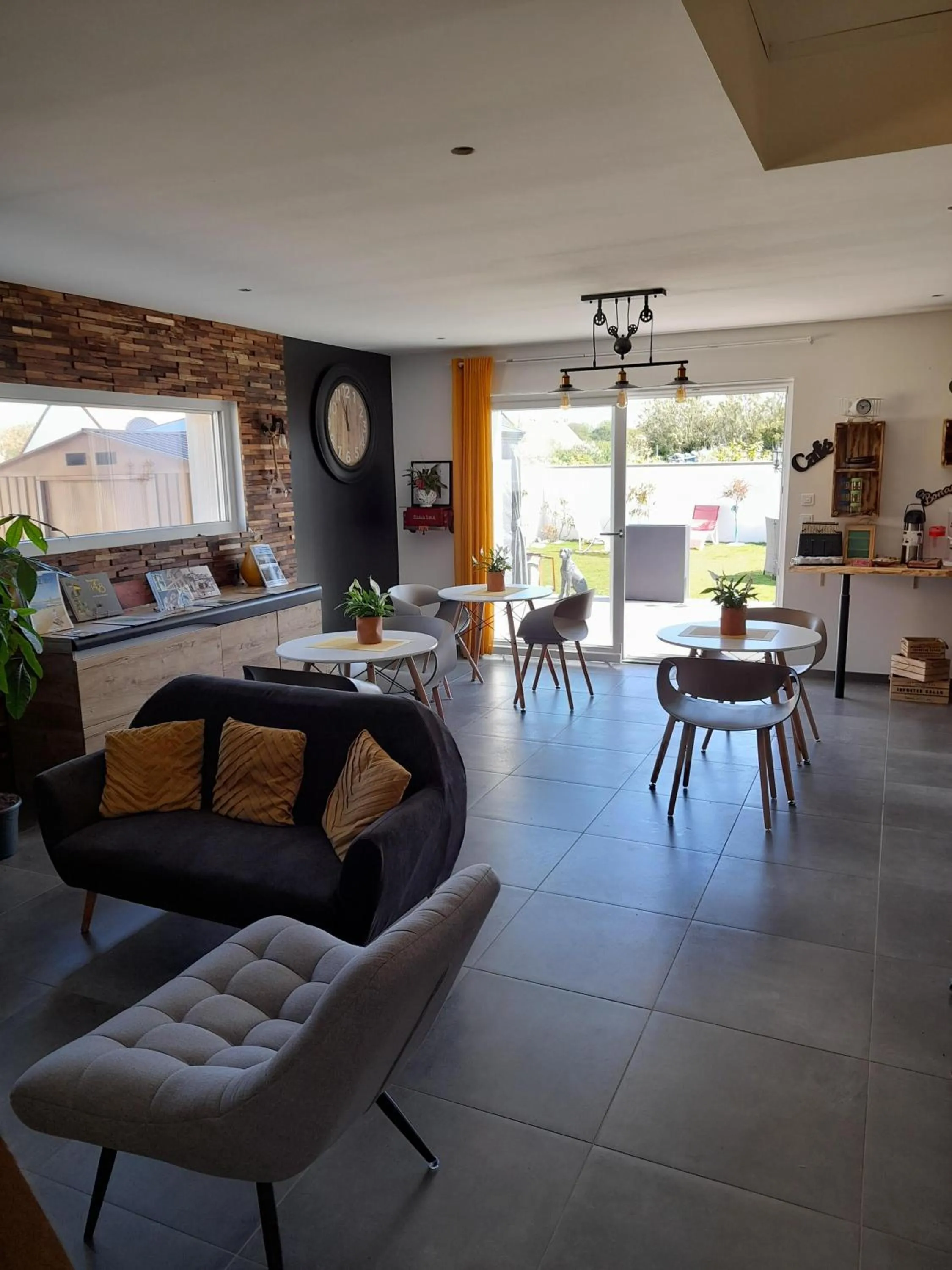 Dining area in Chambres 2 caps