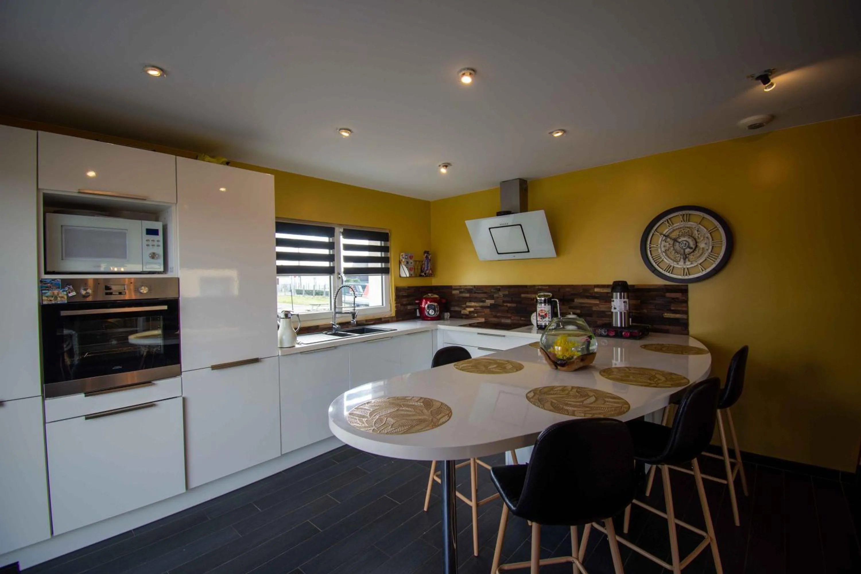 Kitchen or kitchenette in Chambres 2 caps