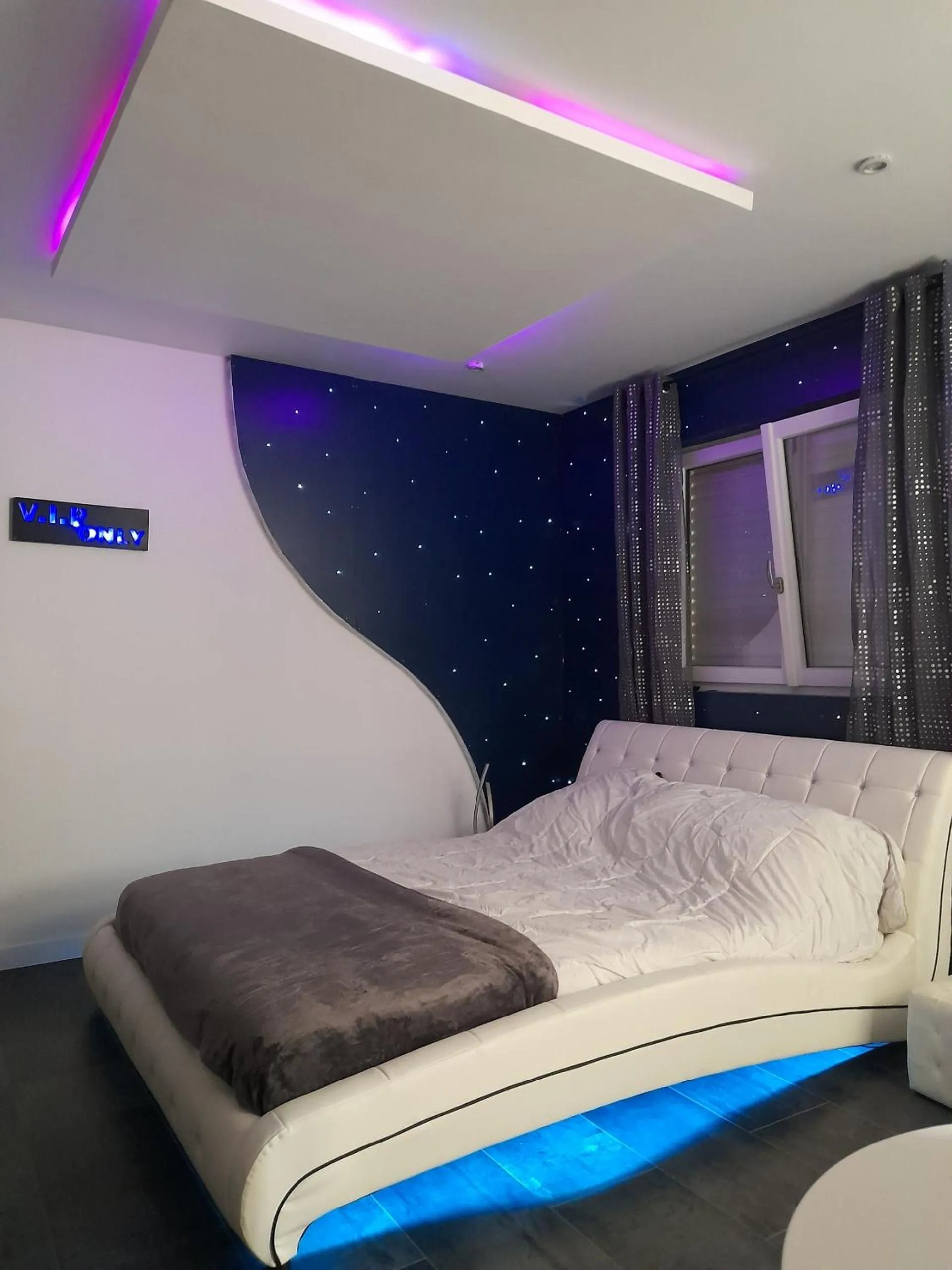 Bedroom, Bed in Chambres 2 caps