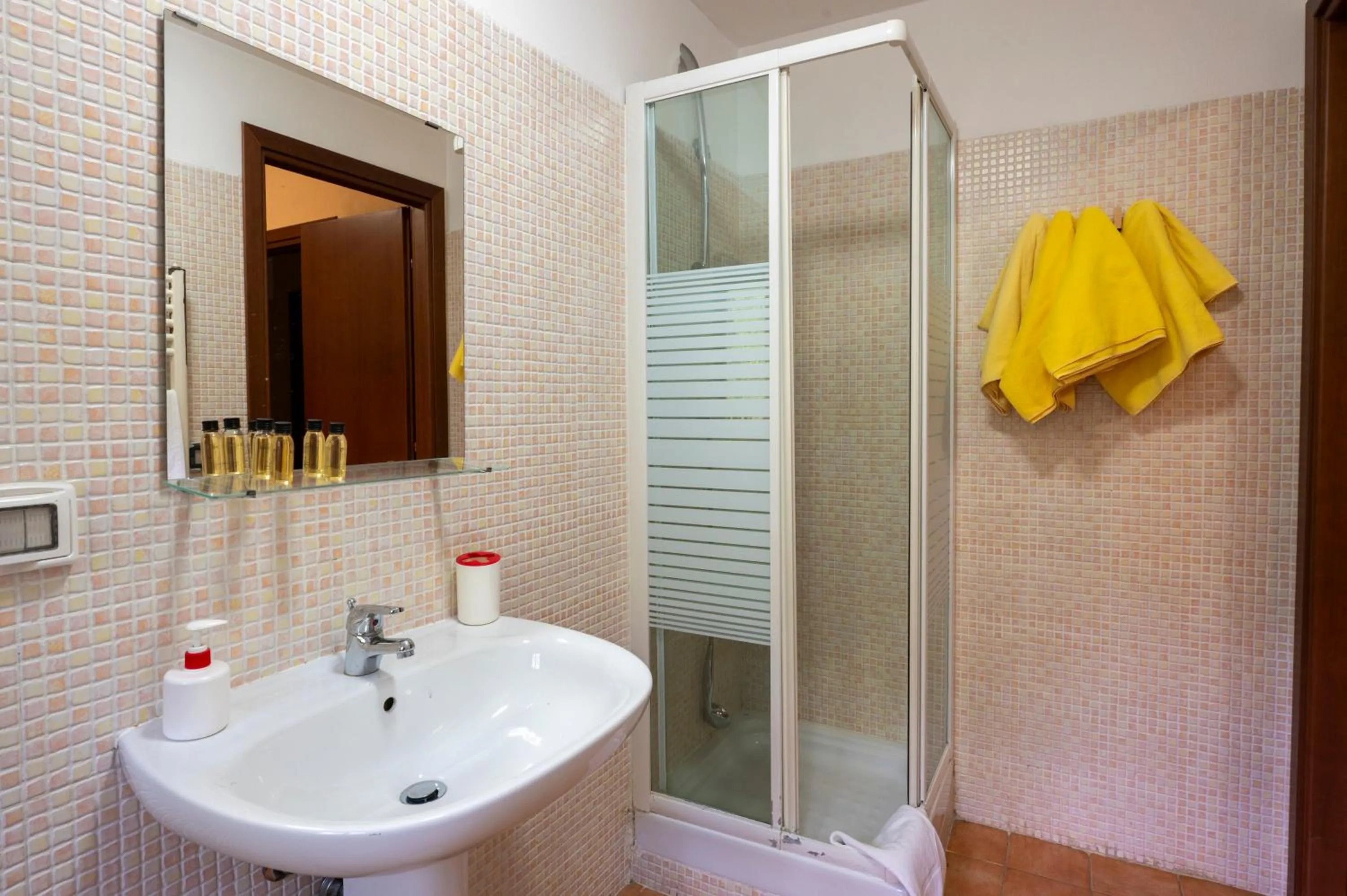 Shower in Rifugio Giuliano Marini