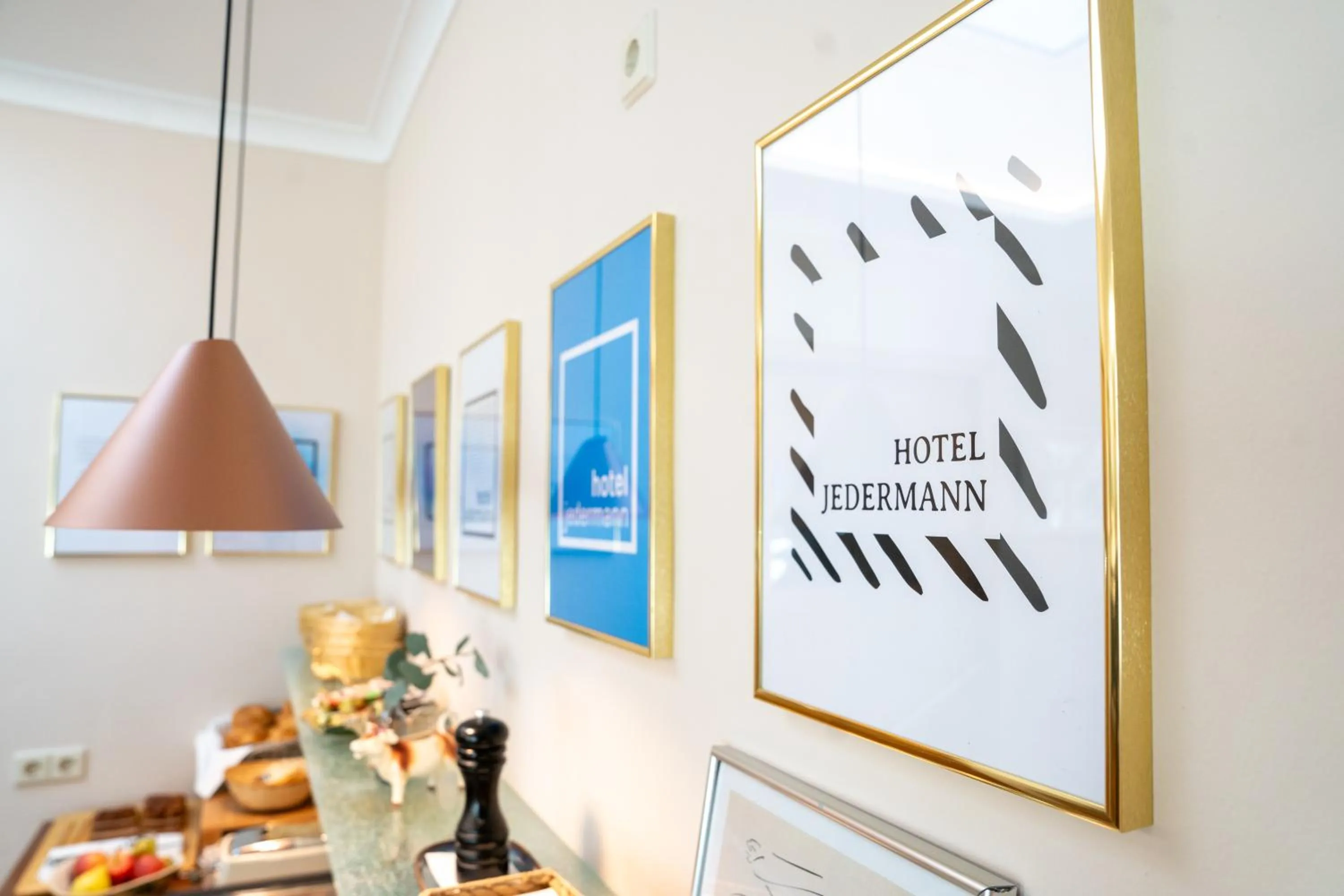 Buffet breakfast in Das Jedermann Boutiquehotel mit Stadtgarten