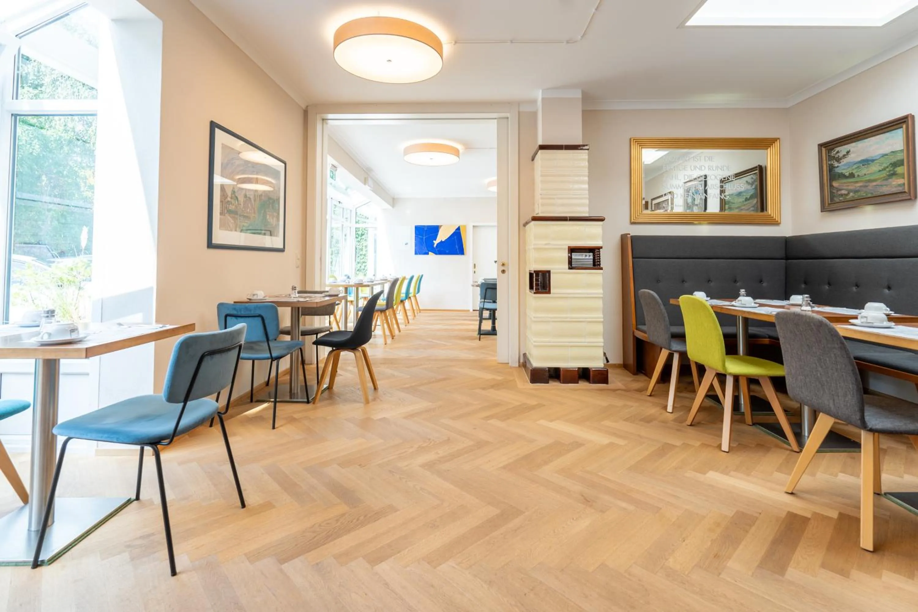 Restaurant/places to eat in Das Jedermann Boutiquehotel mit Stadtgarten