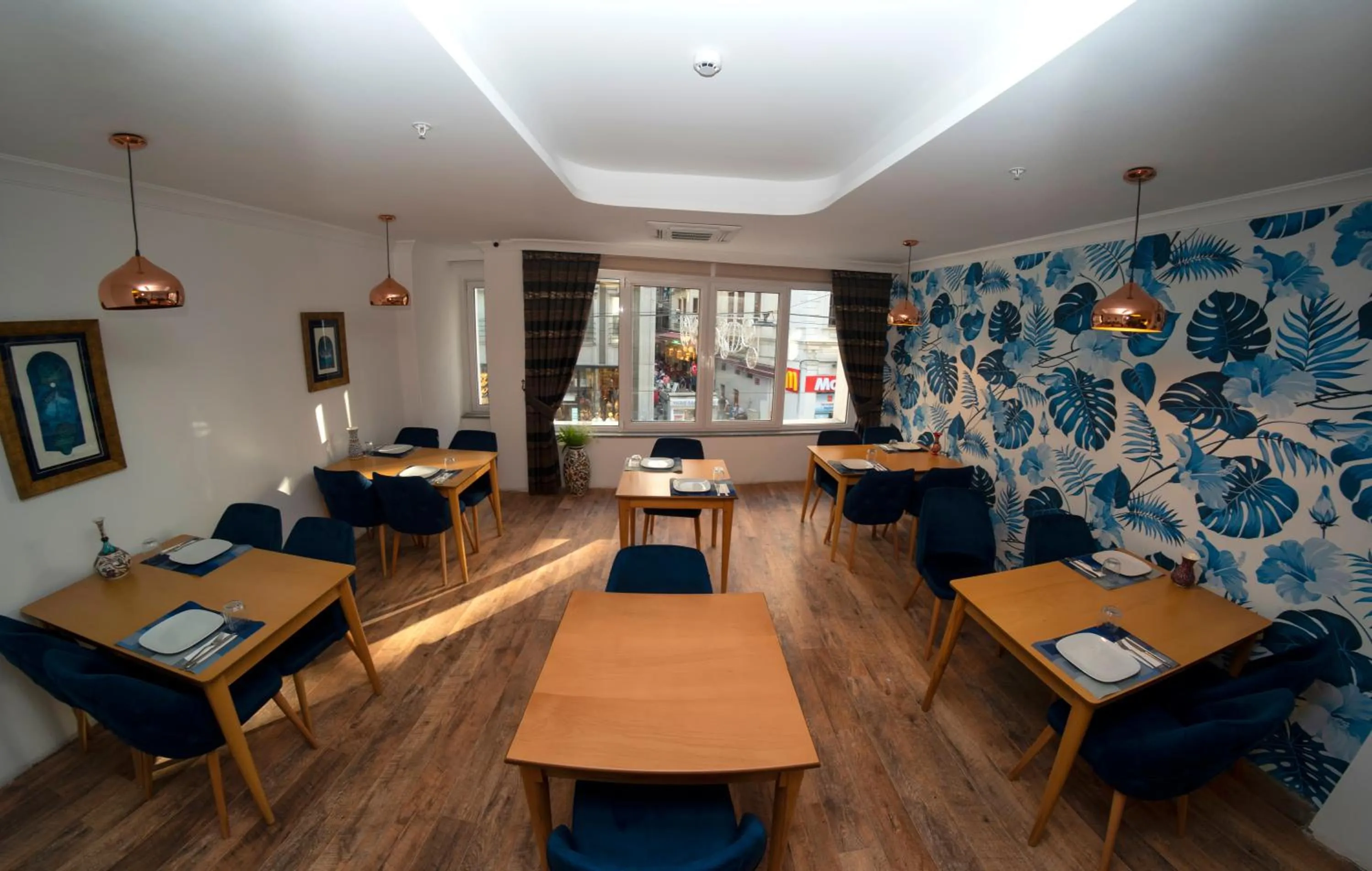 Restaurant/places to eat in Nevi Hotel & Suites Istanbul Taksim