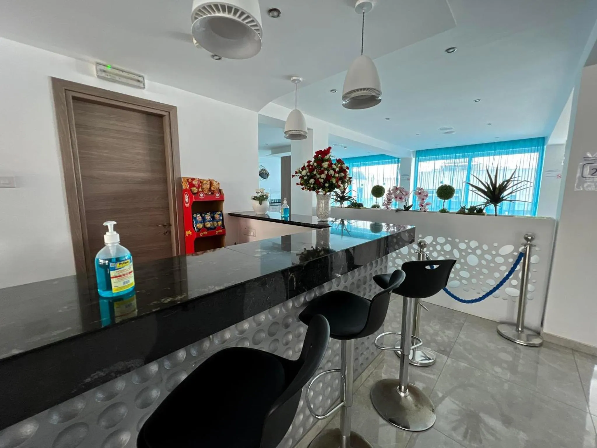 Restaurant/places to eat in Sunny Blue Hotel