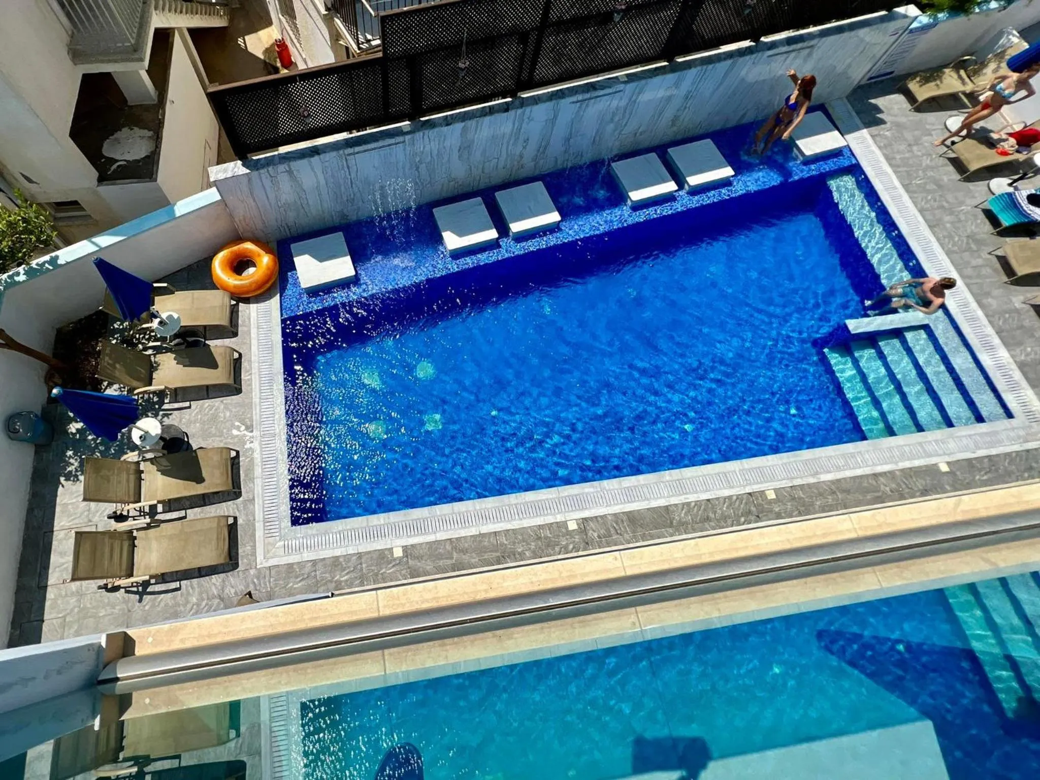 Day in Sunny Blue Hotel