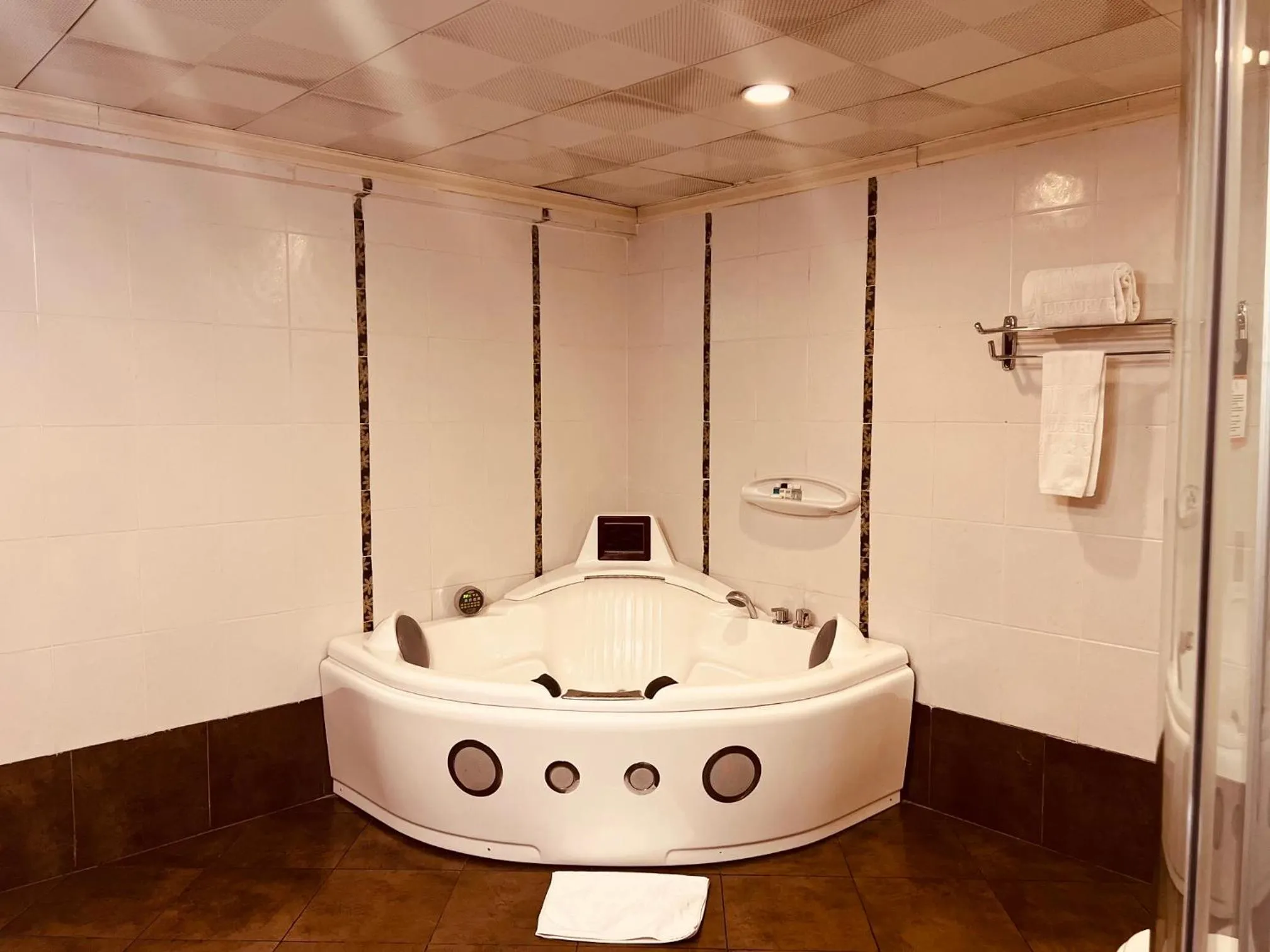 Bathroom in Inter Luxury Hotel