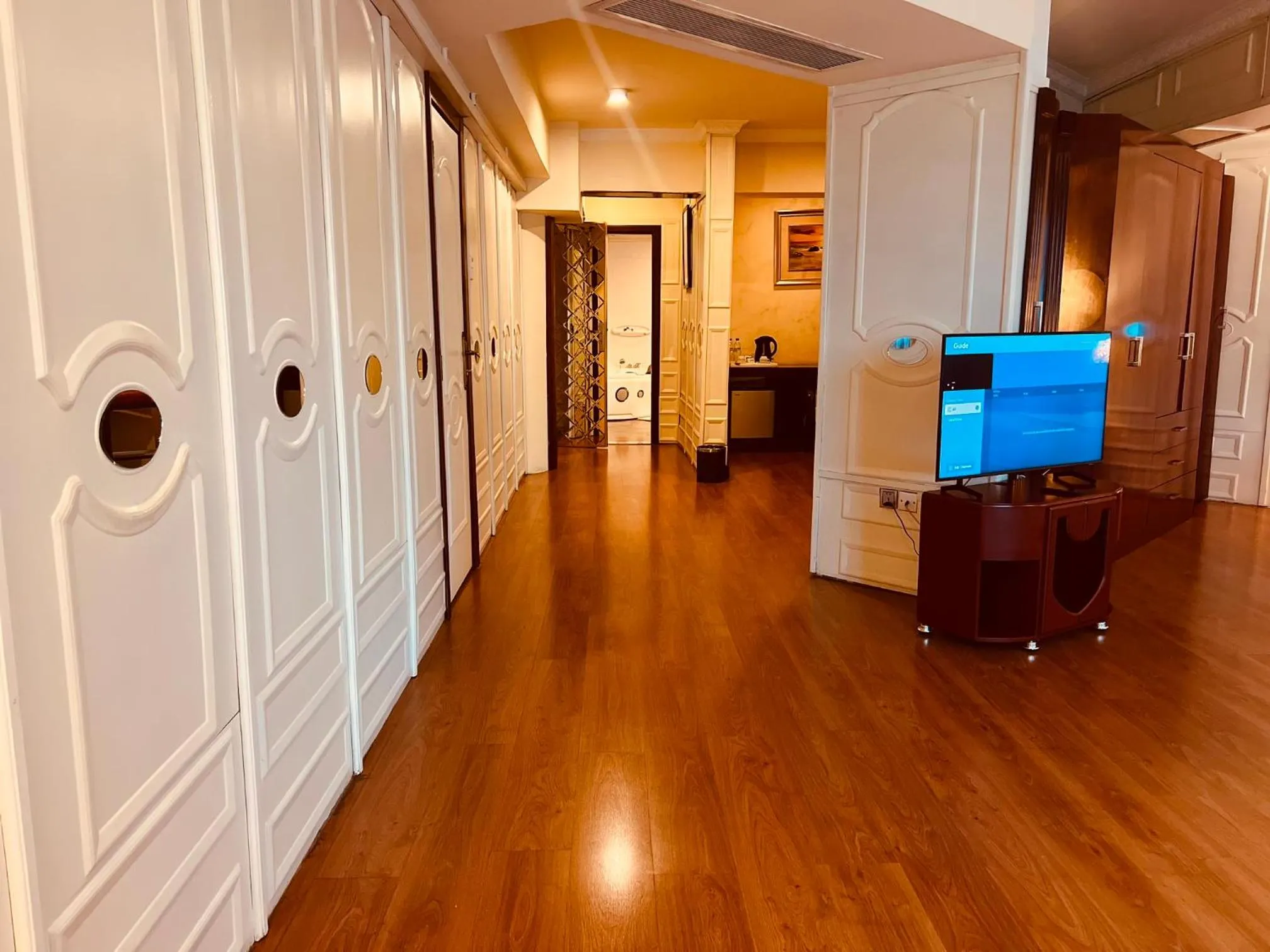 TV and multimedia in Inter Luxury Hotel