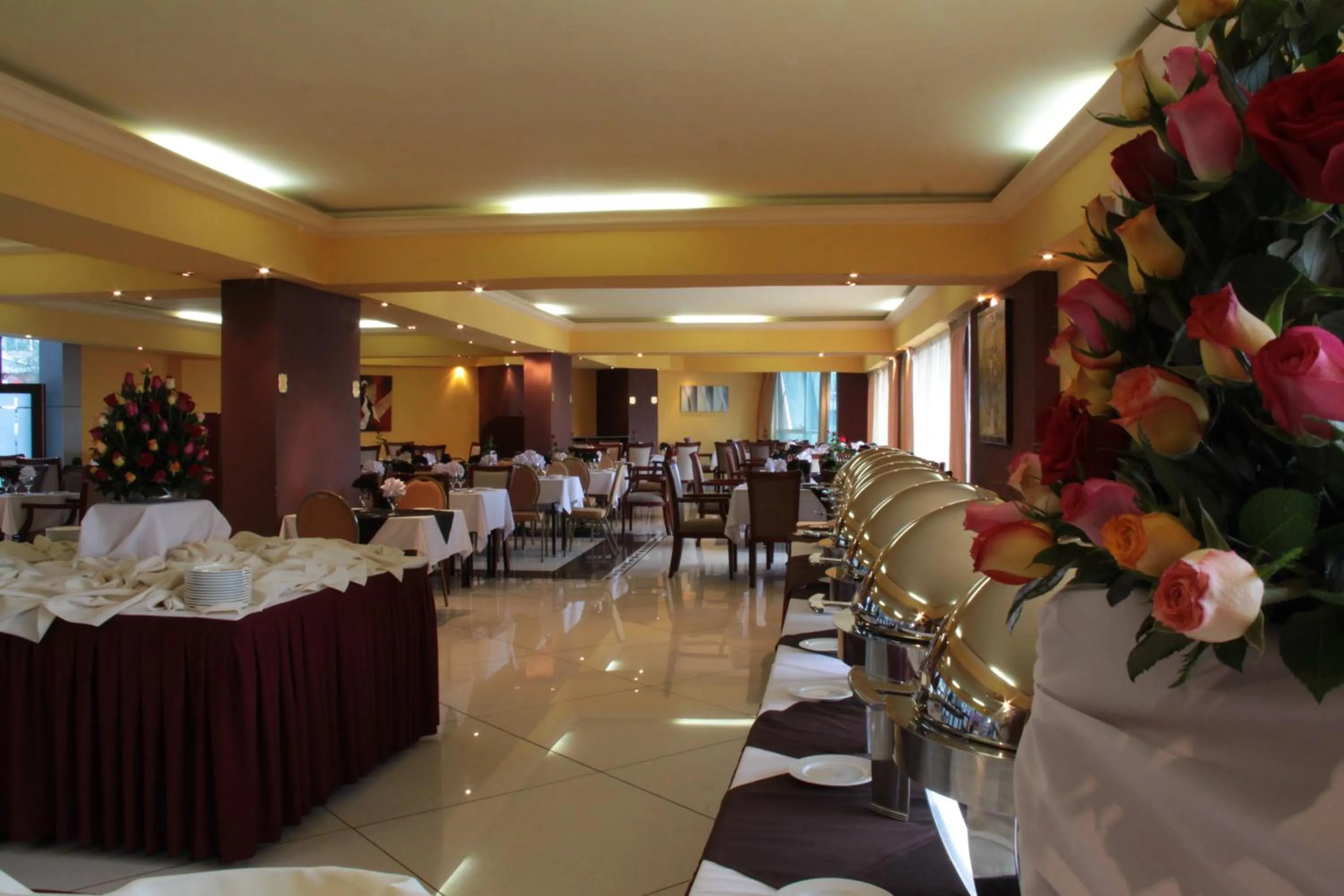 Restaurant/places to eat in Inter Luxury Hotel