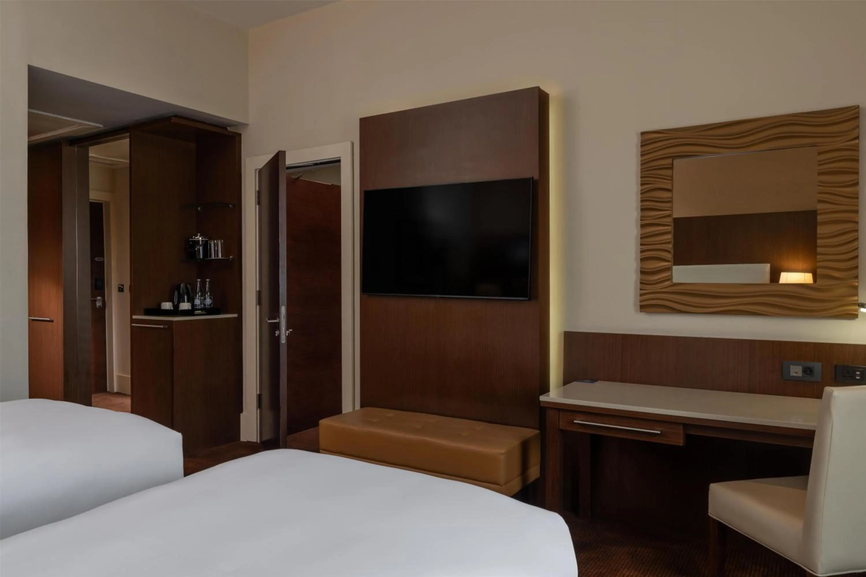 Bedroom, Bed in Radisson Blu Hotel, Addis Ababa