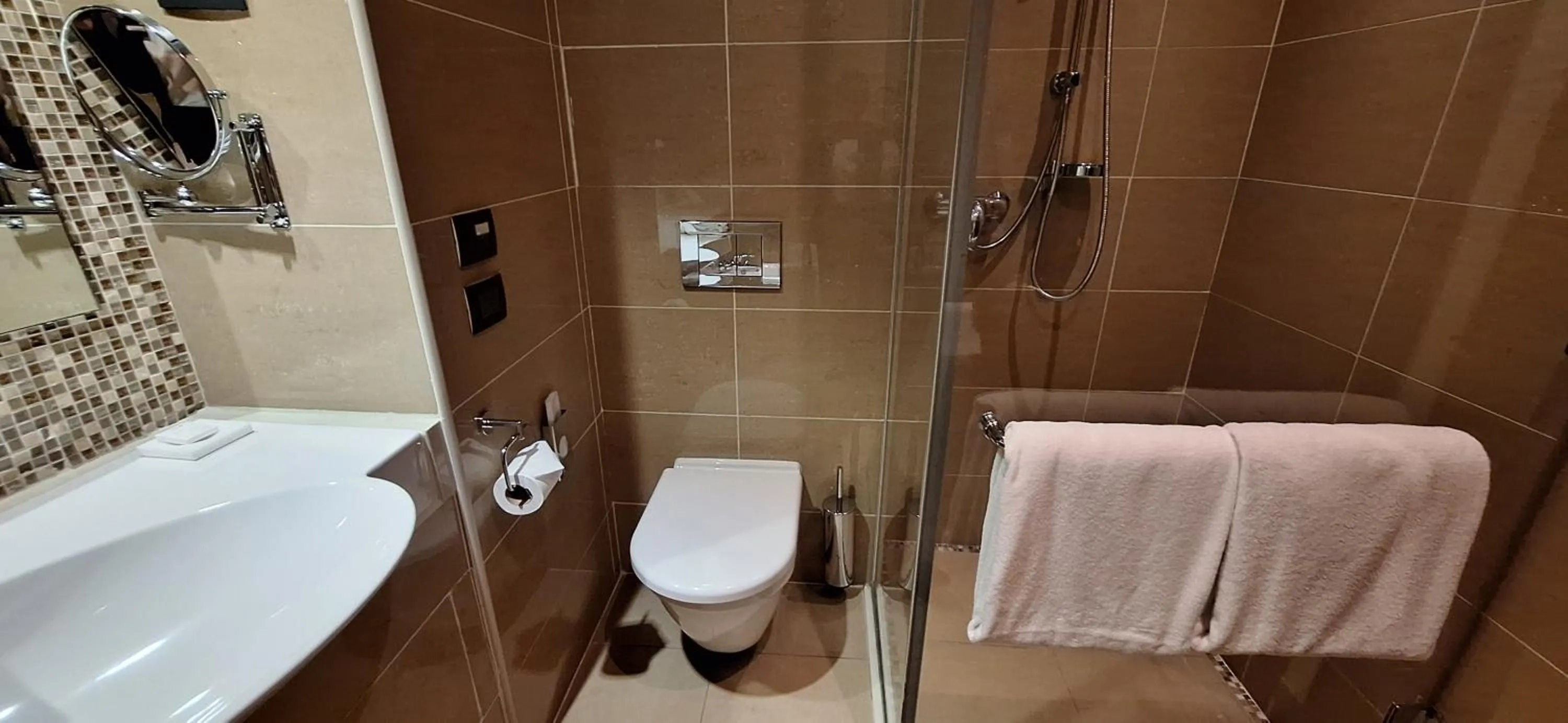 Toilet in Radisson Blu Hotel, Addis Ababa