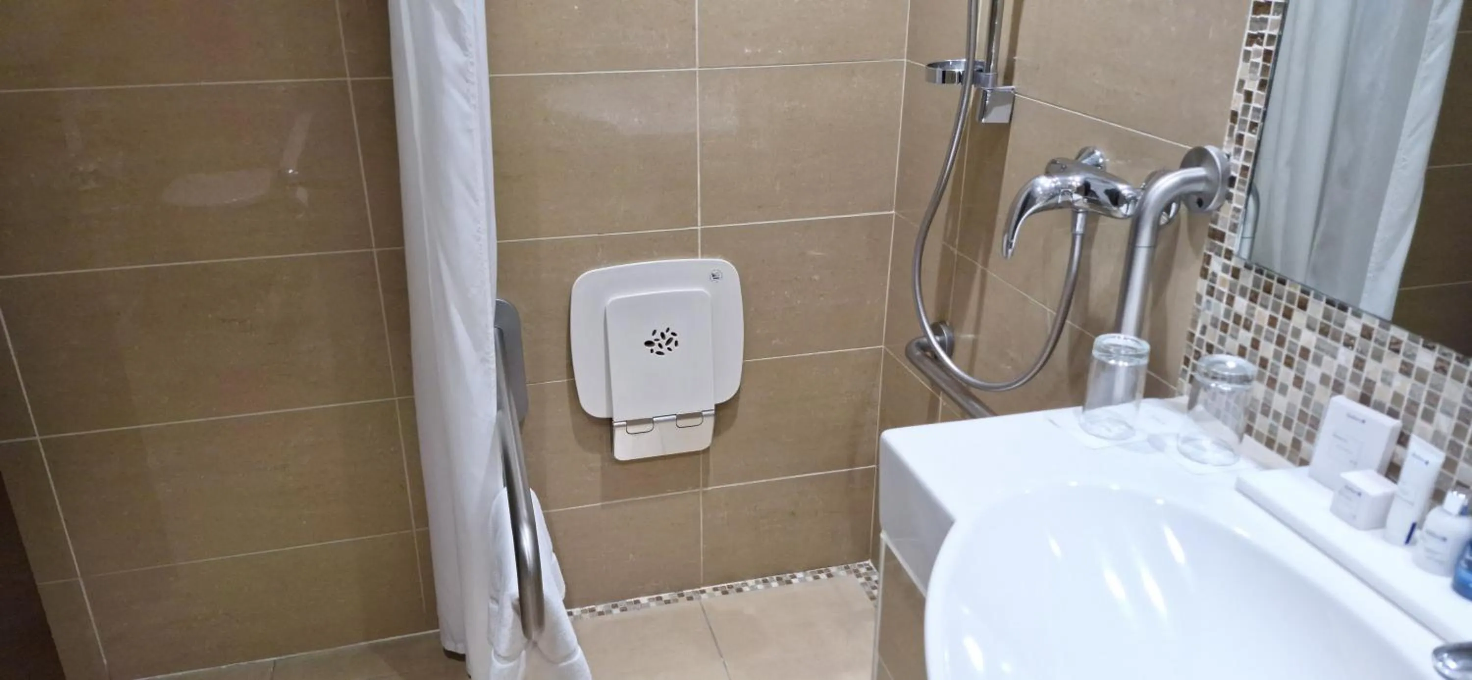 Toilet in Radisson Blu Hotel, Addis Ababa