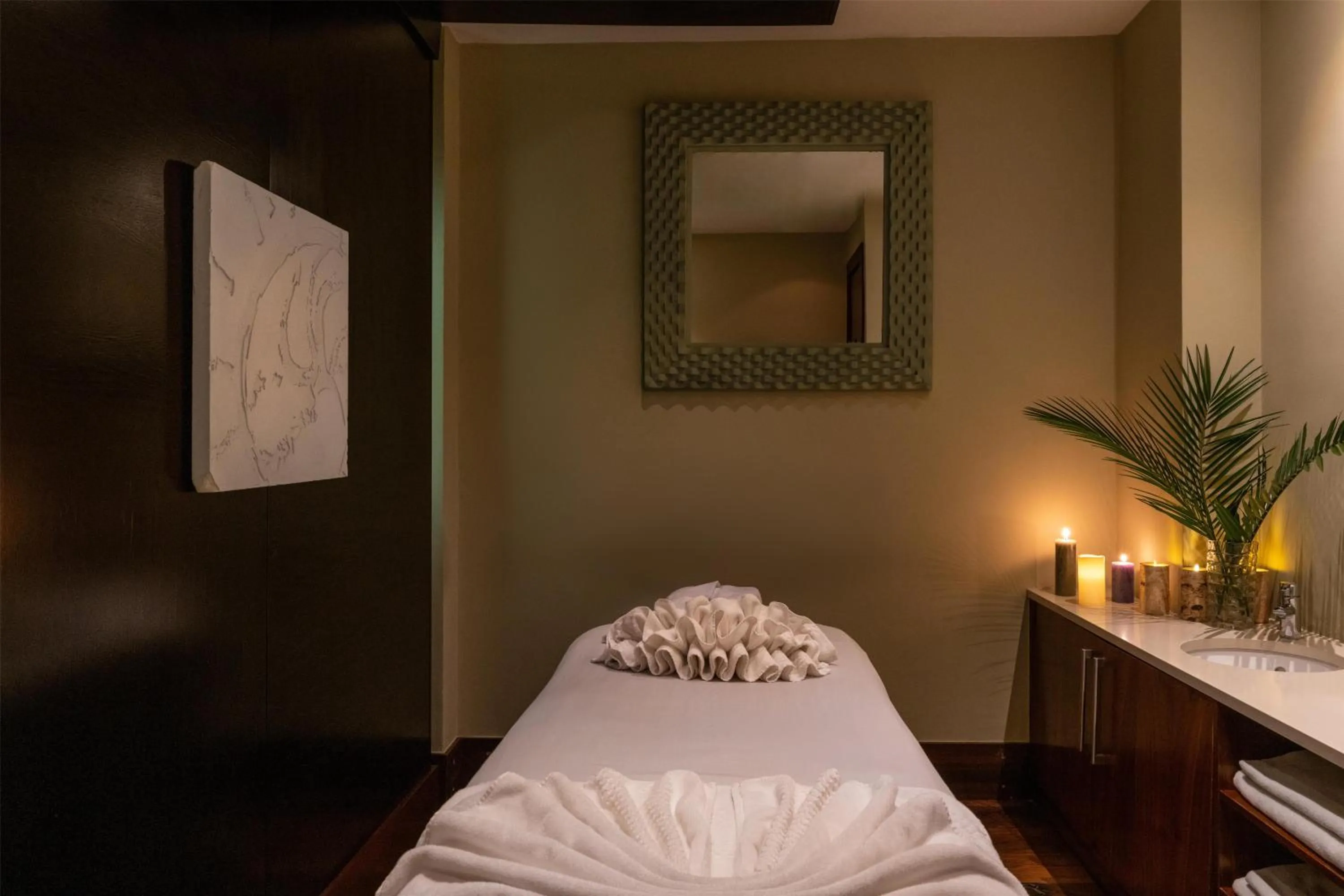 Spa and wellness centre/facilities, Bed in Radisson Blu Hotel, Addis Ababa
