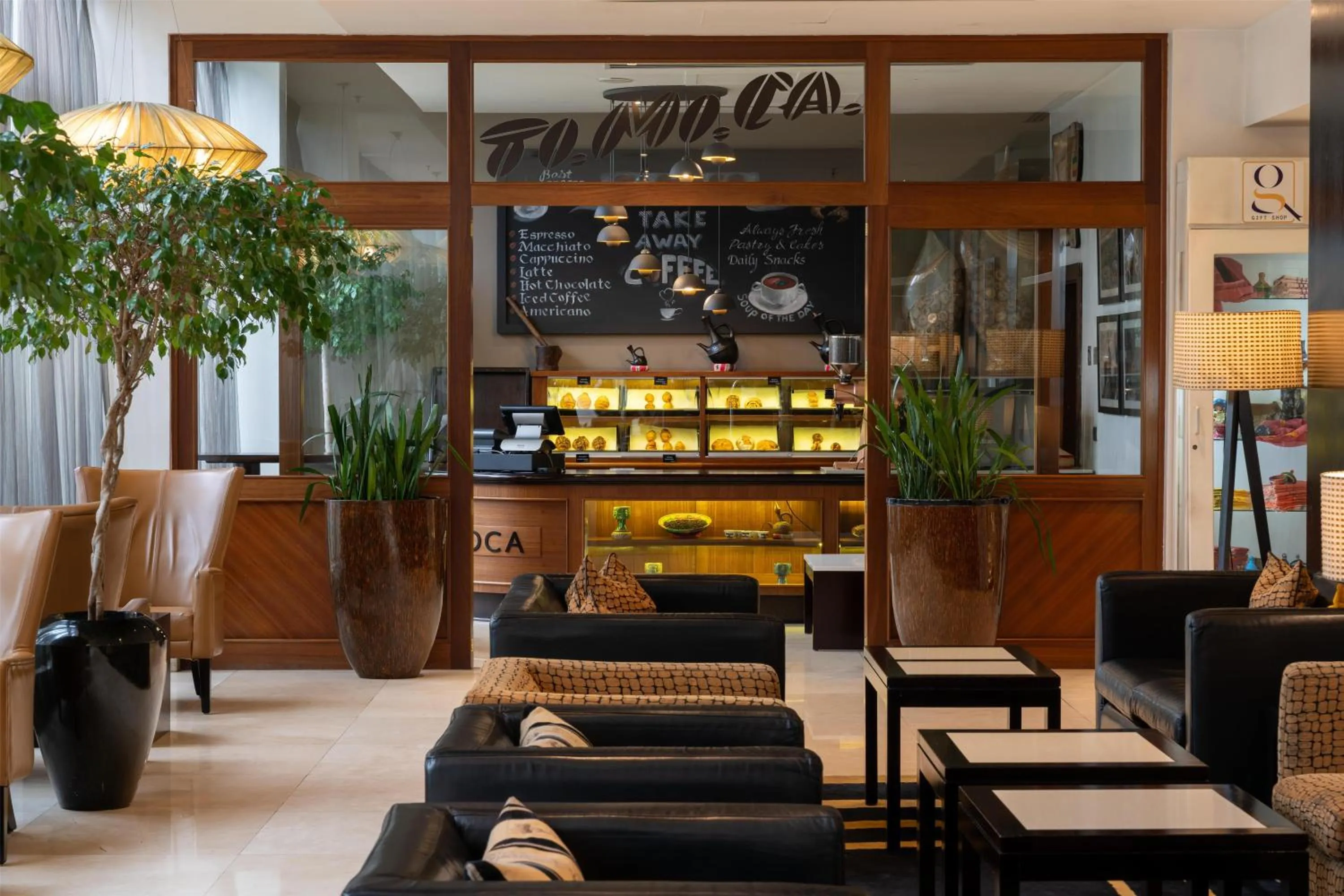 Lounge or bar in Radisson Blu Hotel, Addis Ababa