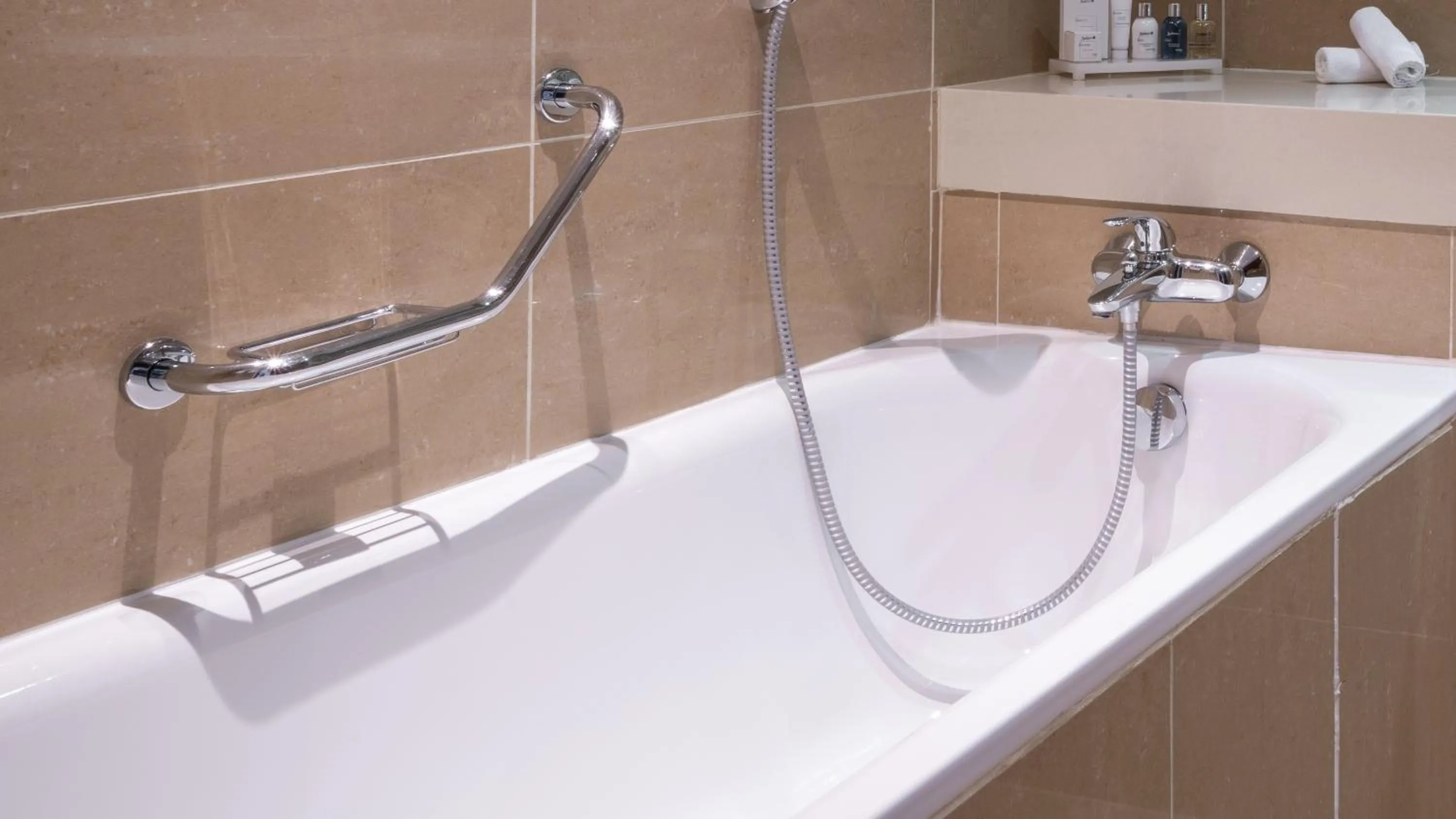 Bath in Radisson Blu Hotel, Addis Ababa