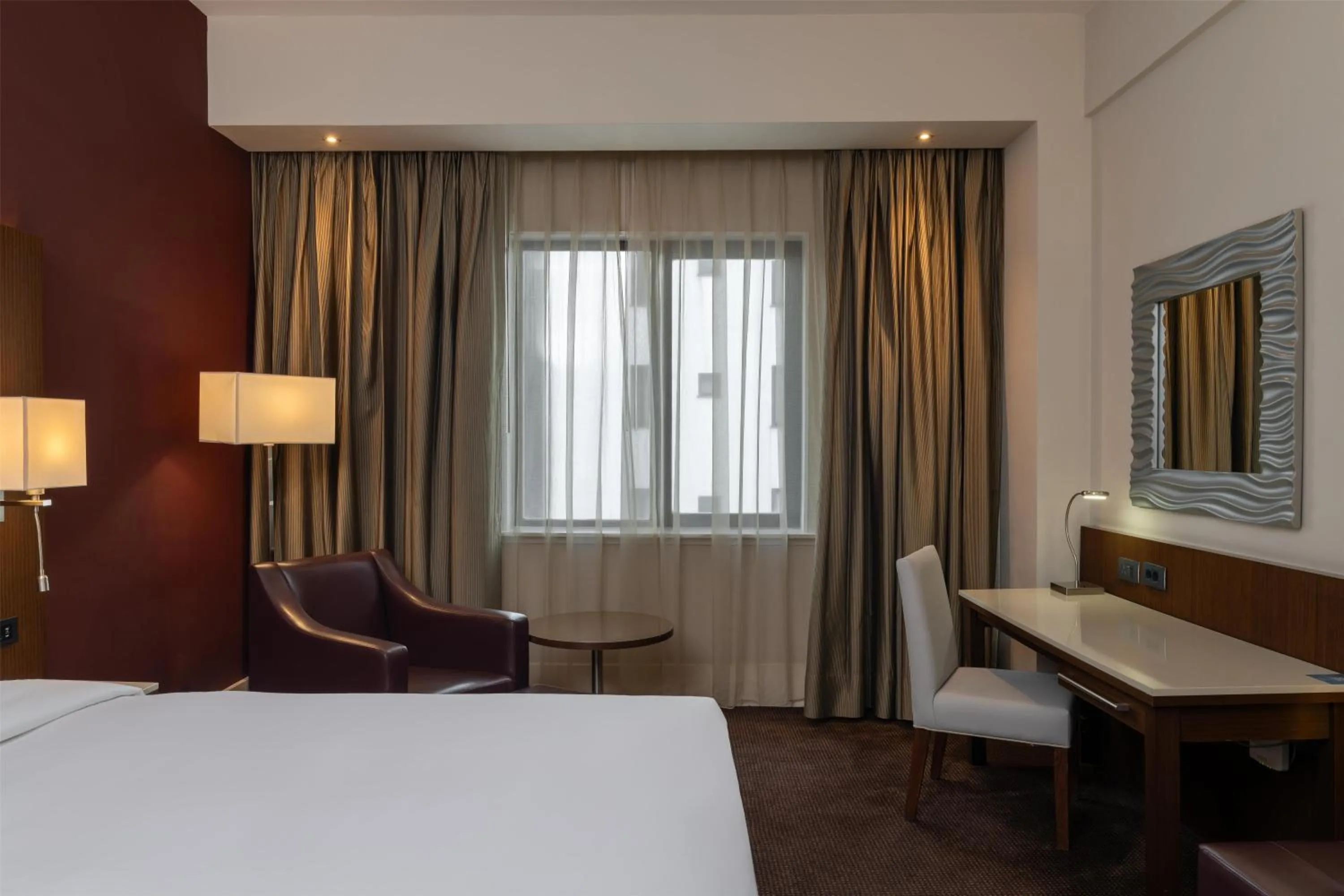 Bedroom, Bed in Radisson Blu Hotel, Addis Ababa