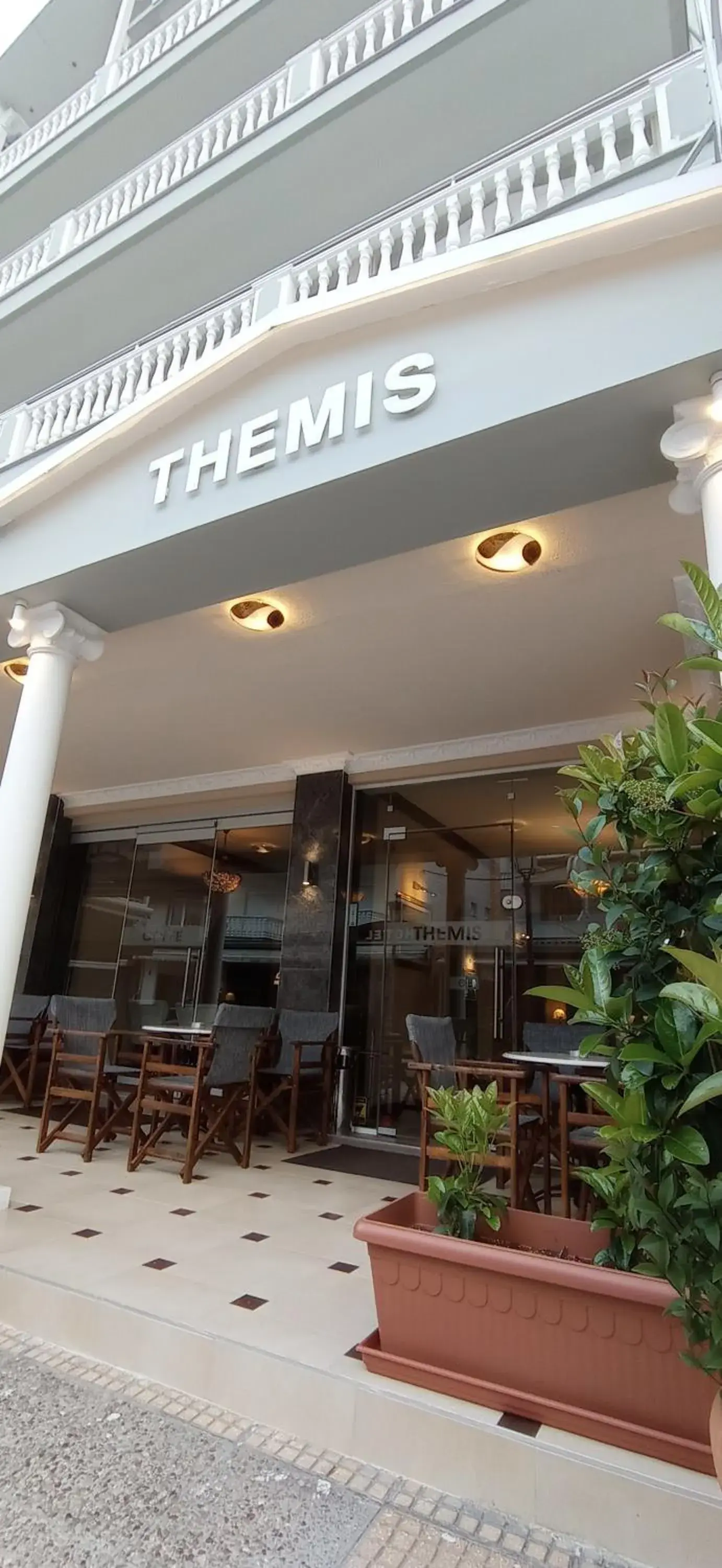 THEMIS BEACH THEMIS BEACH