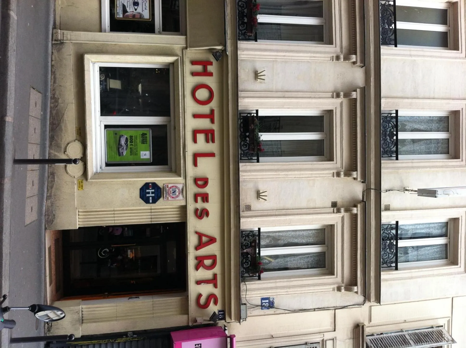 Facade/entrance in Hotel Des Arts