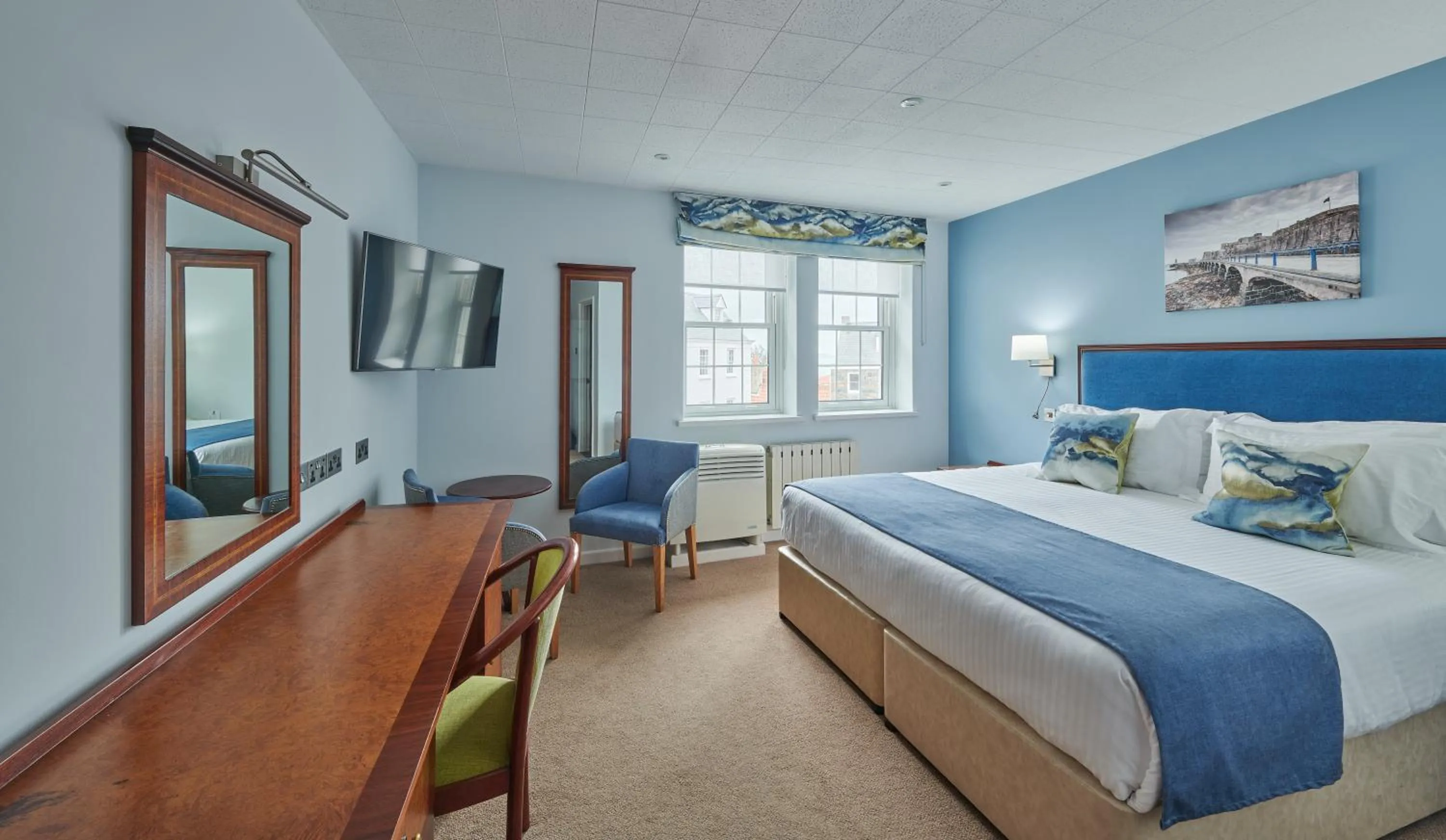 Photo of the whole room, Bed in Best Western Moores Central Hotel