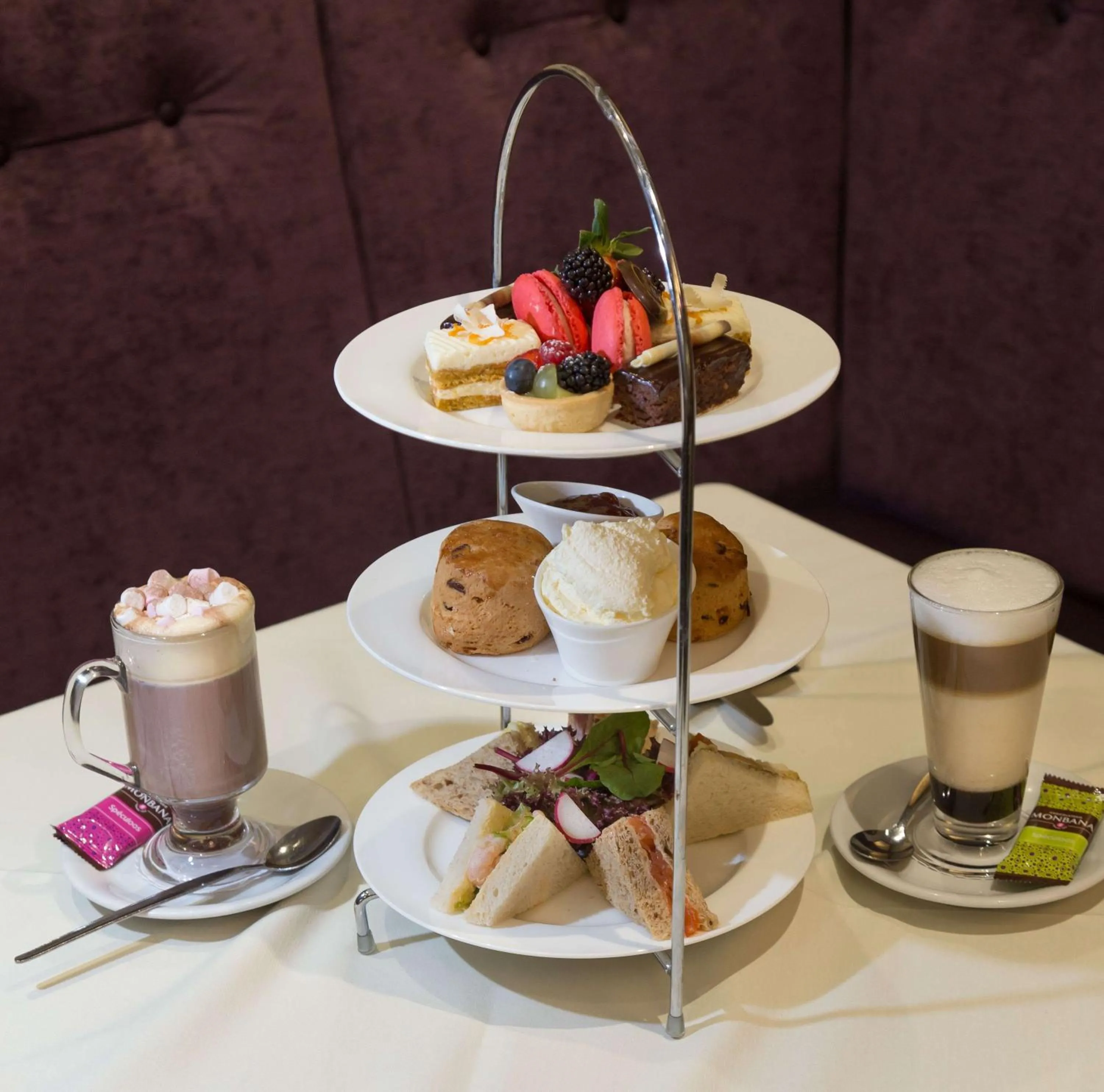 Restaurant/places to eat in Best Western Moores Central Hotel