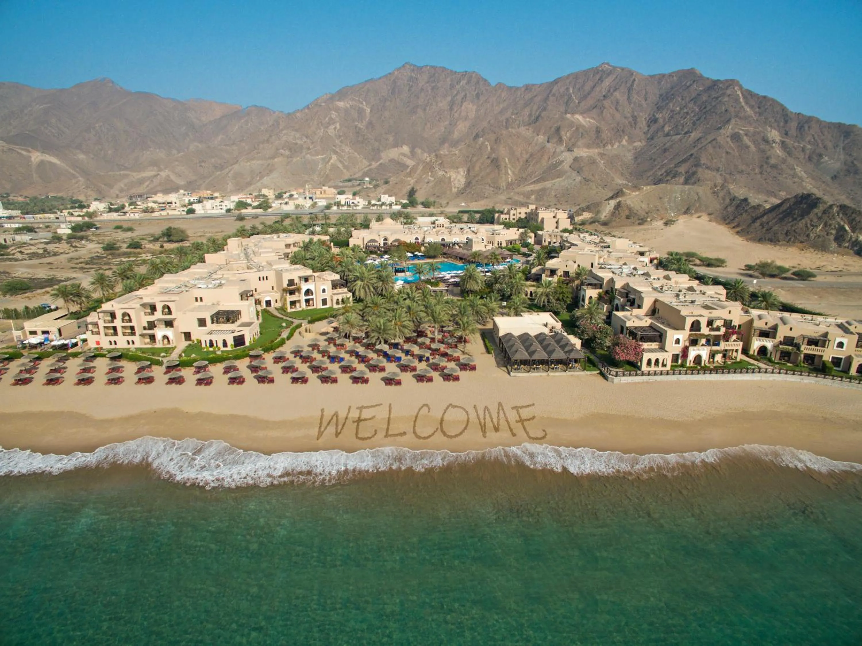 Restaurant/places to eat in Miramar Al Aqah Beach Resort