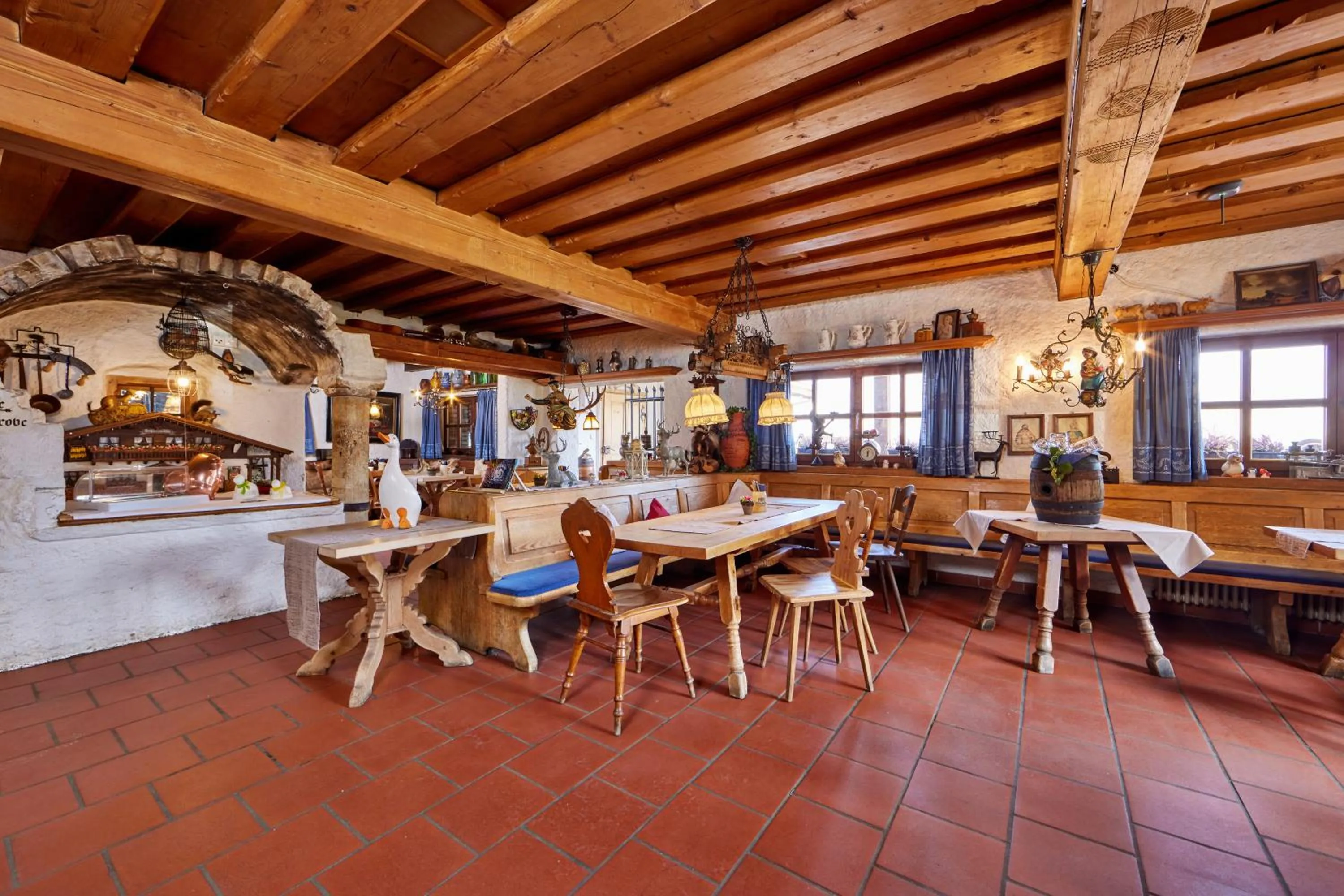 Restaurant/places to eat in Appartements Gasthof Schleifmühle Unterammergau