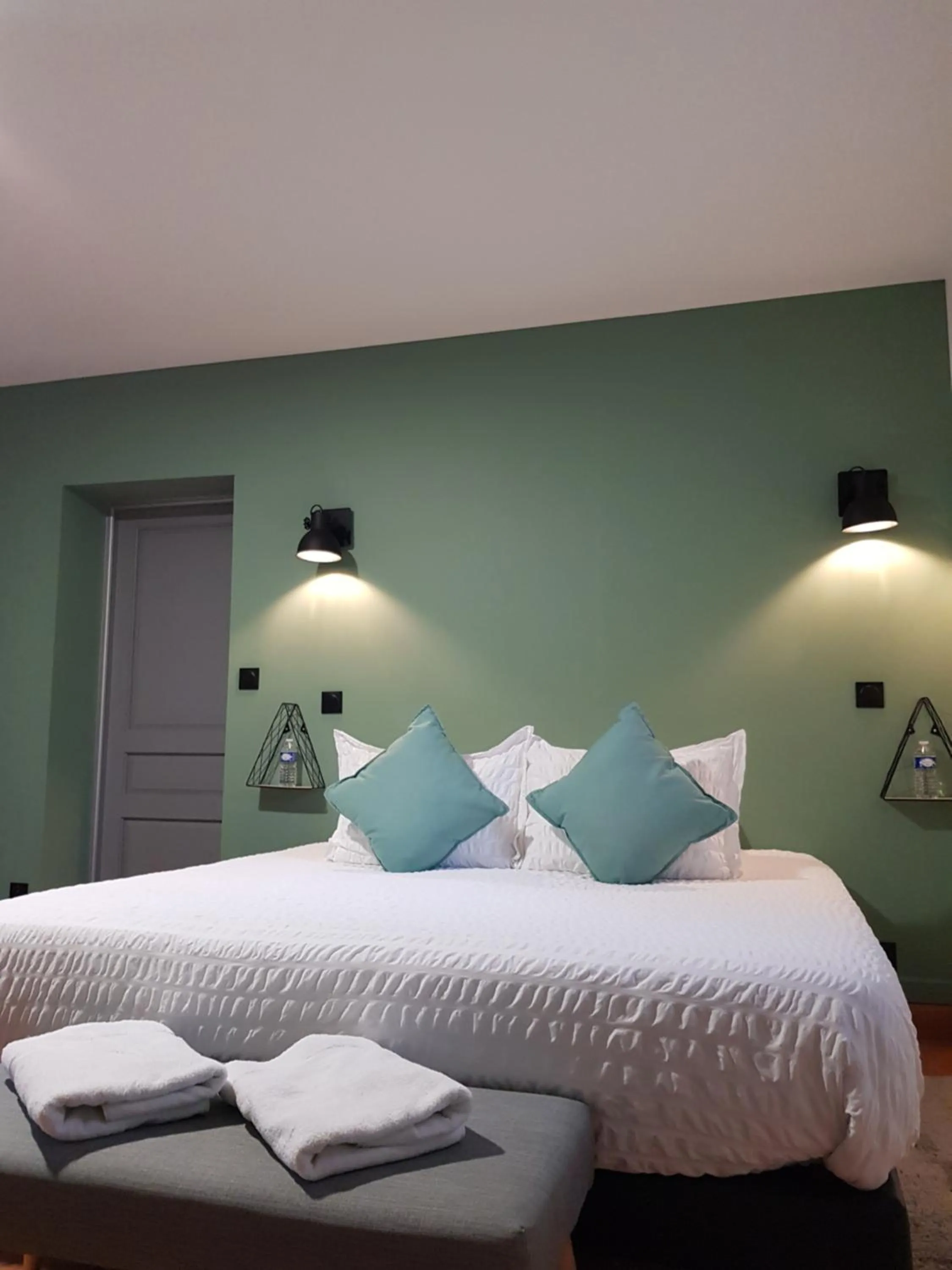 Bed in chambres et gites d'étretat