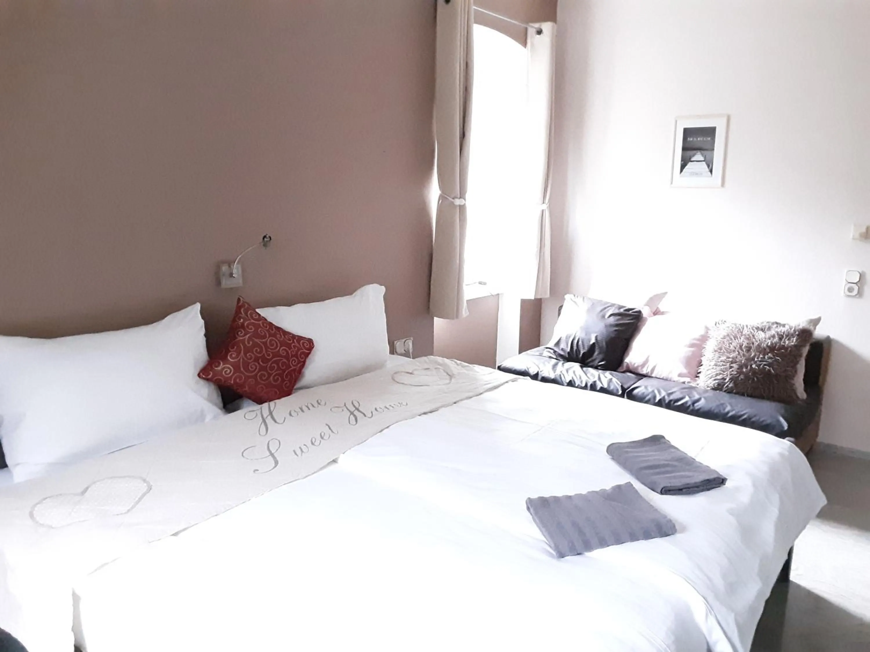 Bed in Apartment House Seerose self check-in