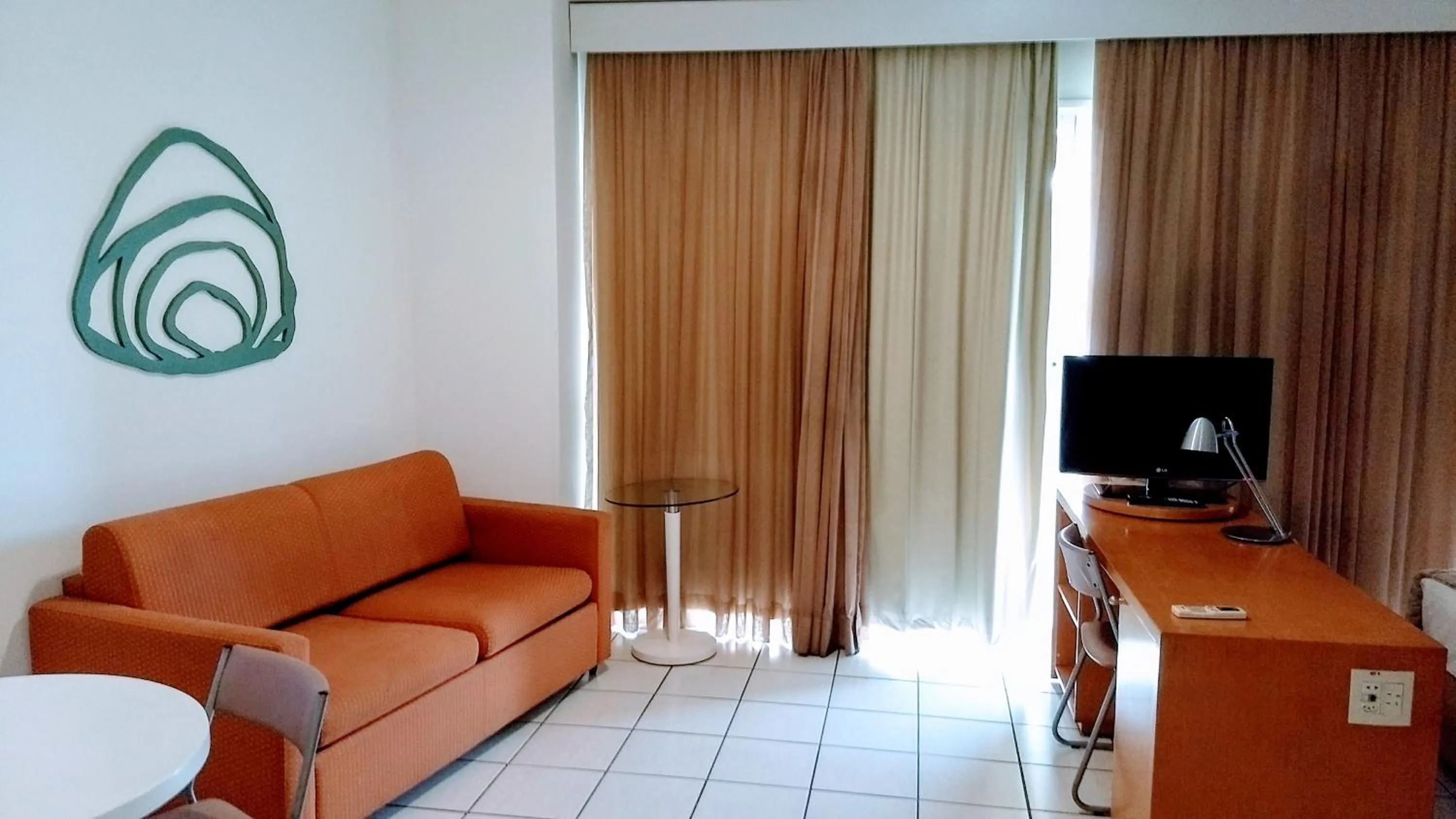 Bristol Praia do Canto Apart Hotel