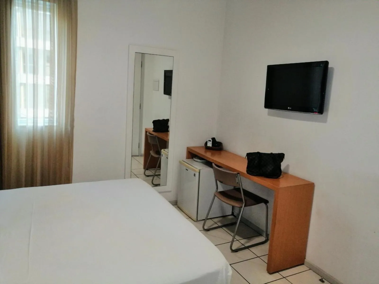 Bed in Bristol Praia do Canto Apart Hotel