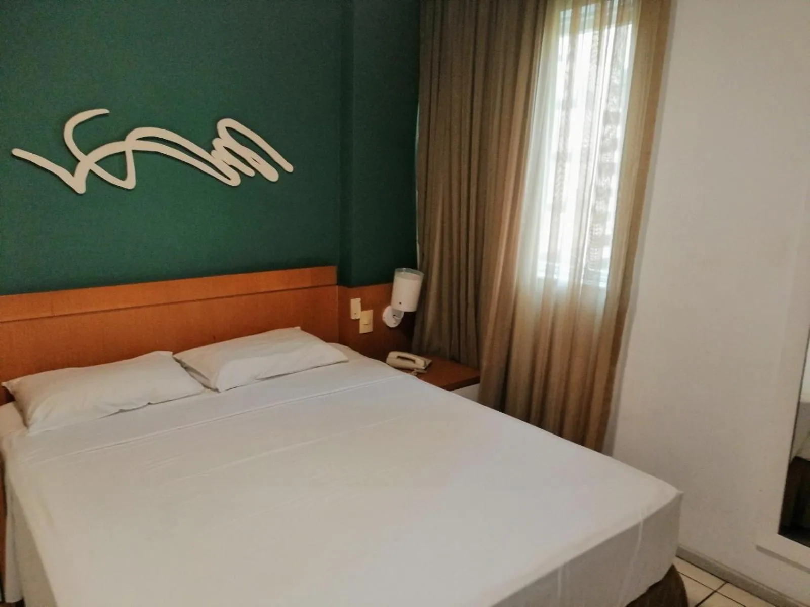 Bed in Bristol Praia do Canto Apart Hotel
