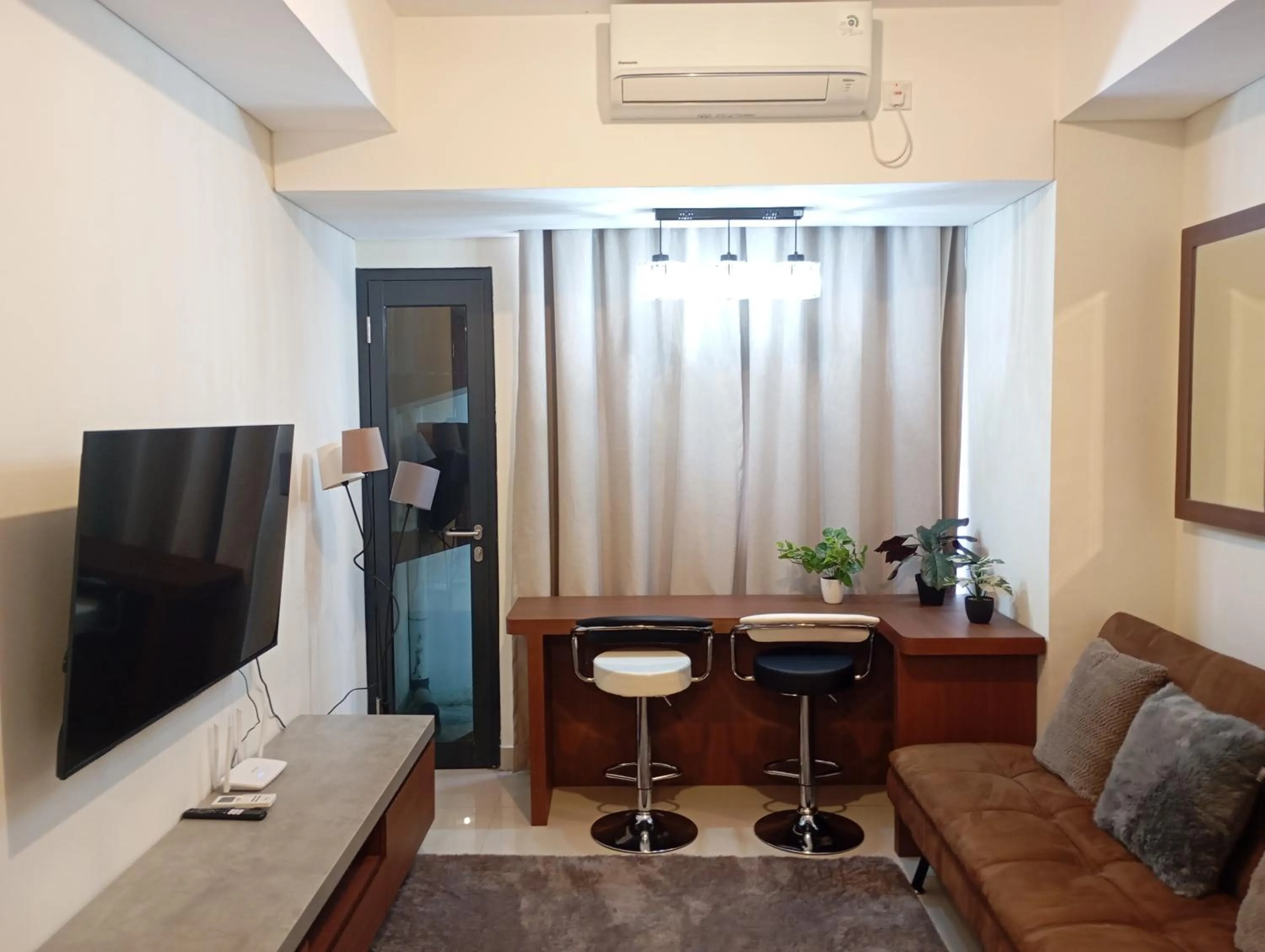 Communal lounge/ TV room in SleepRest @ Pollux Habibie