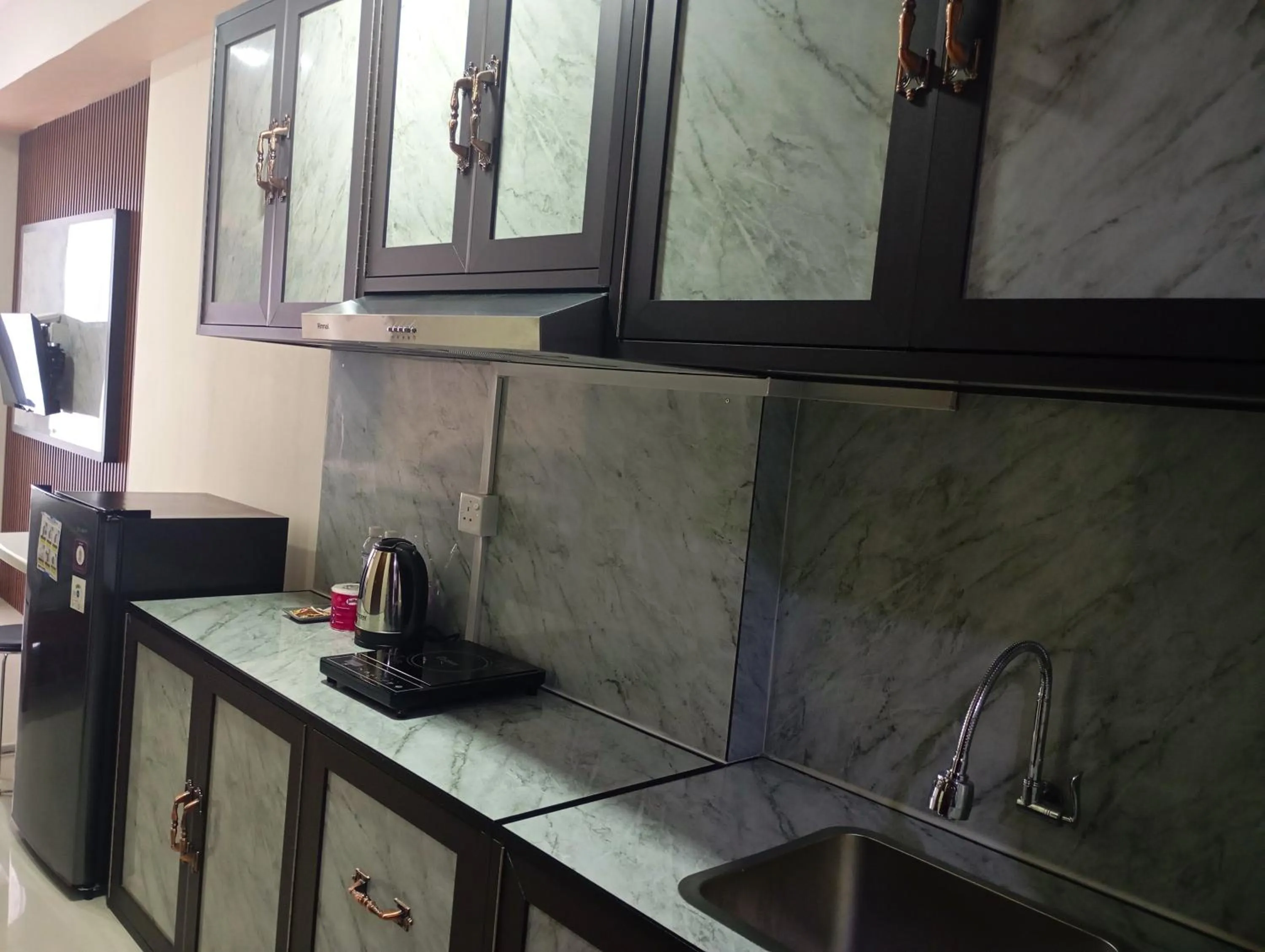 Coffee/tea facilities in SleepRest @ Pollux Habibie