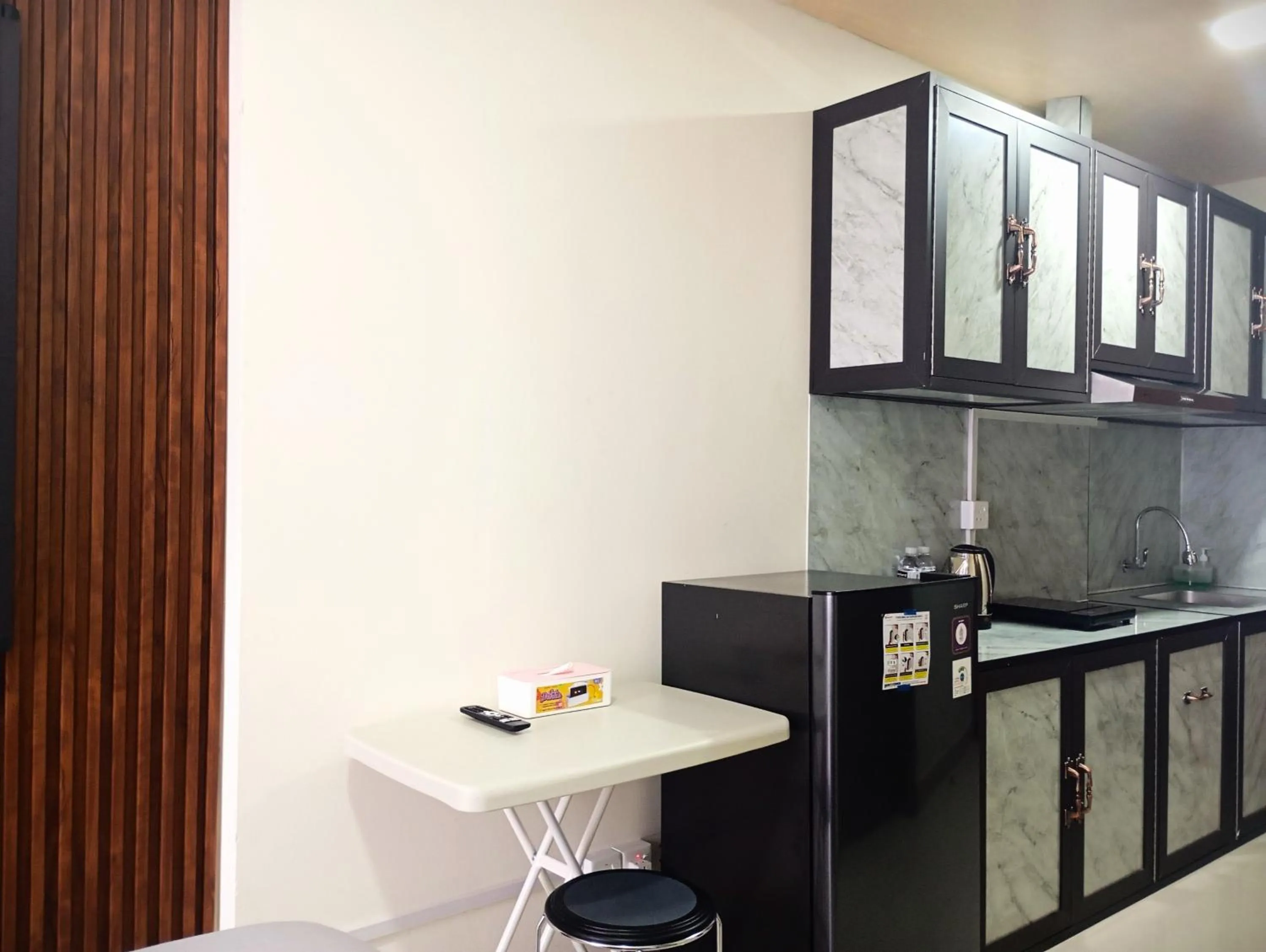 Coffee/tea facilities in SleepRest @ Pollux Habibie