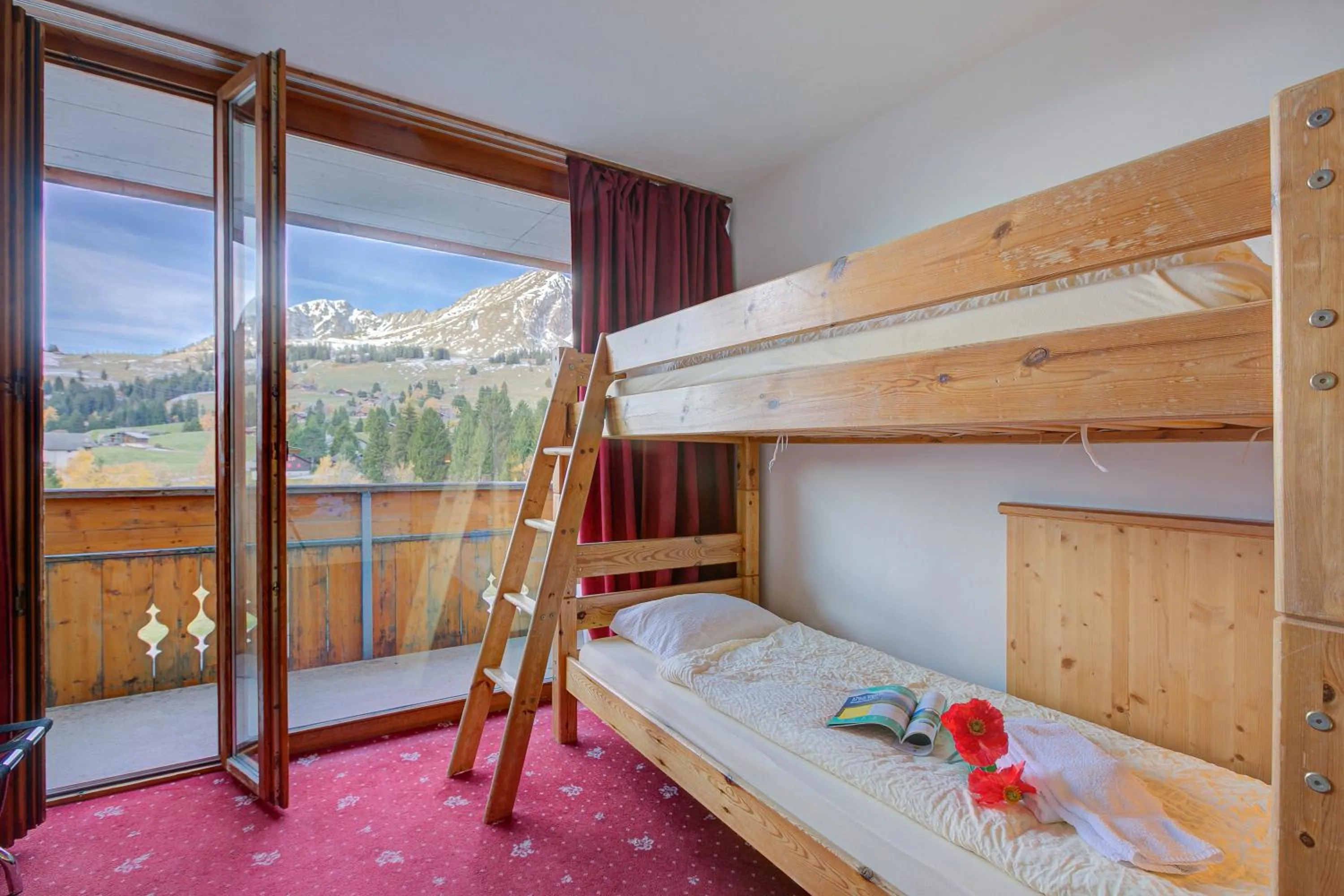 bunk bed, Bed in Hotel Relais Alpin