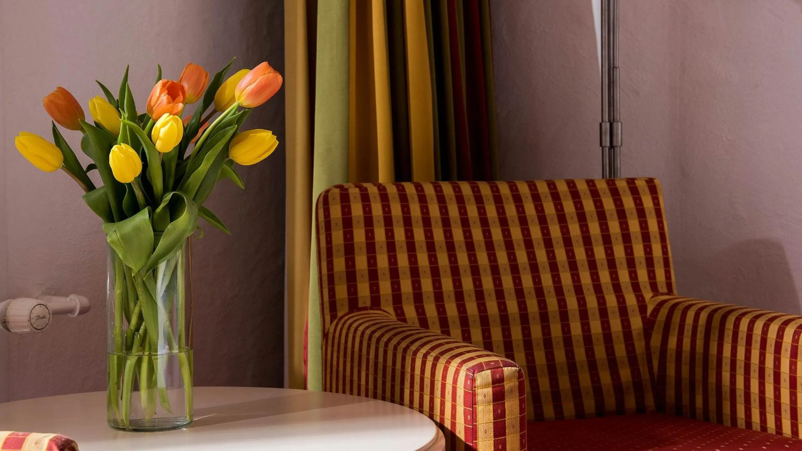 Seating area in Hotel Silberhorn