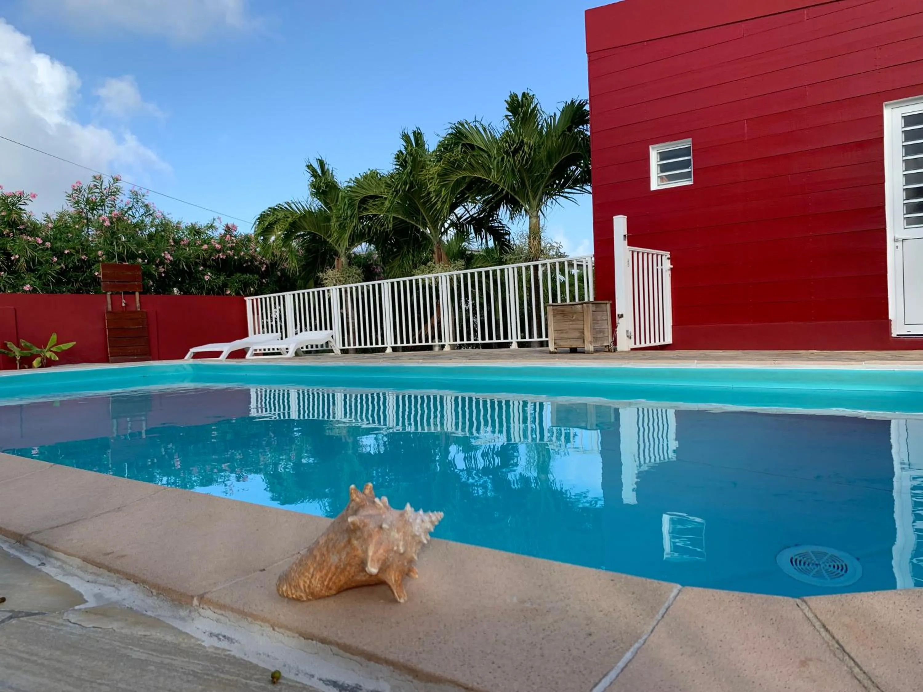Swimming pool in Les plages de Macabou
