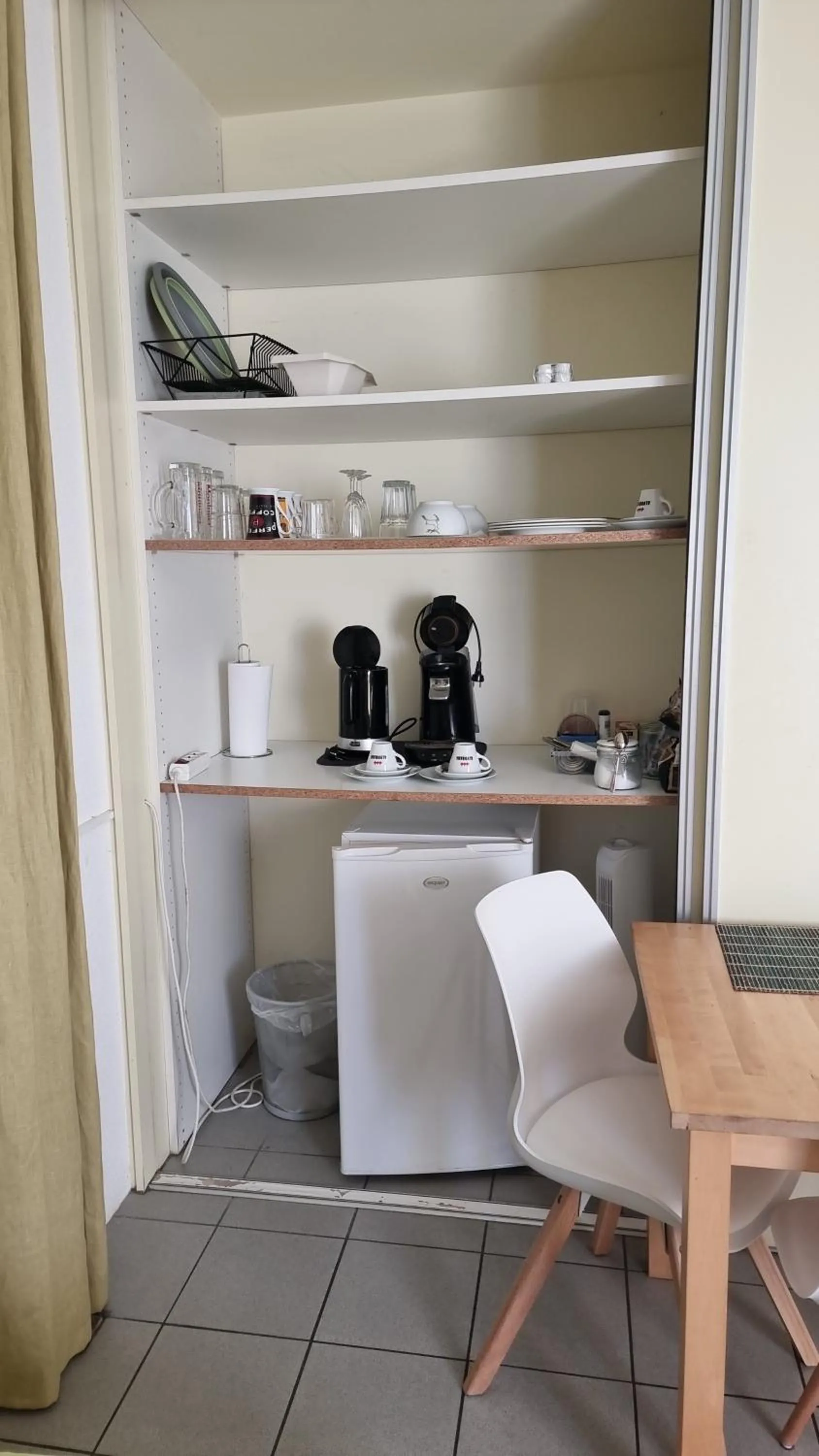 Coffee/tea facilities in Gästehaus3land in Weil am Rhein