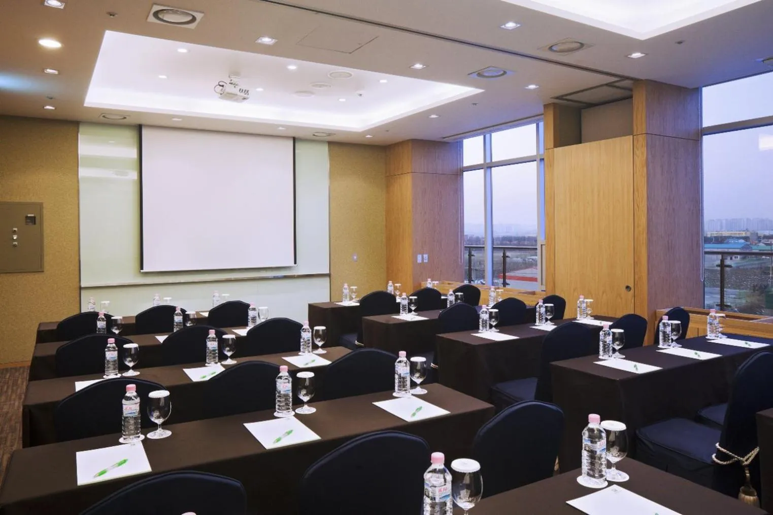 Meeting/conference room in Holiday Inn Gwangju by IHG